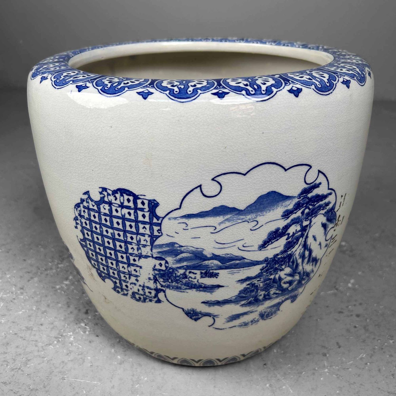 Porseleinen Hibachi, Japan, vroege Taishō-periode.