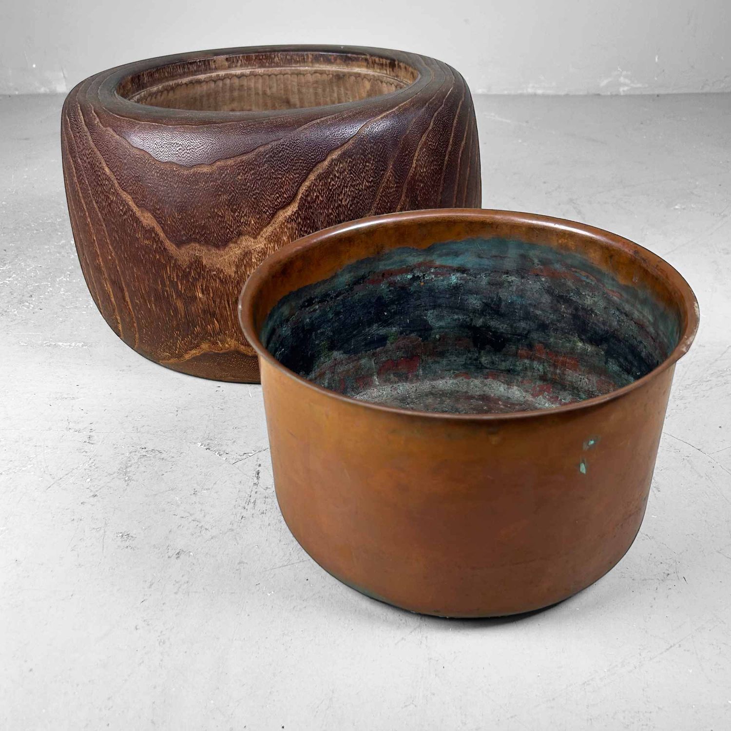 Traditional Hibachi (火鉢), Japanese Fire Pot, Taishō Period, Japan.