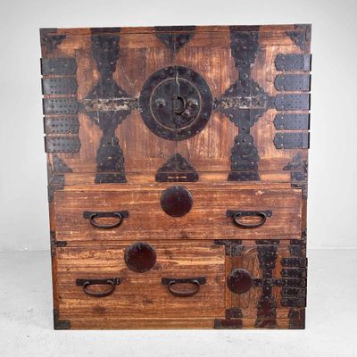 Kannon Biraki Isho Tansu, Traditionele Kledingkast, Meiji-periode, Japan.