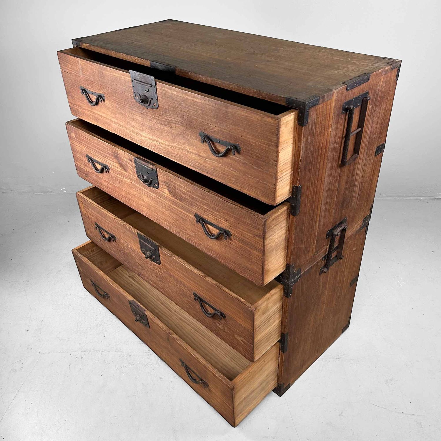 Traditional Japanese Kimono Tansu Chest of Drawers, Meiji period.