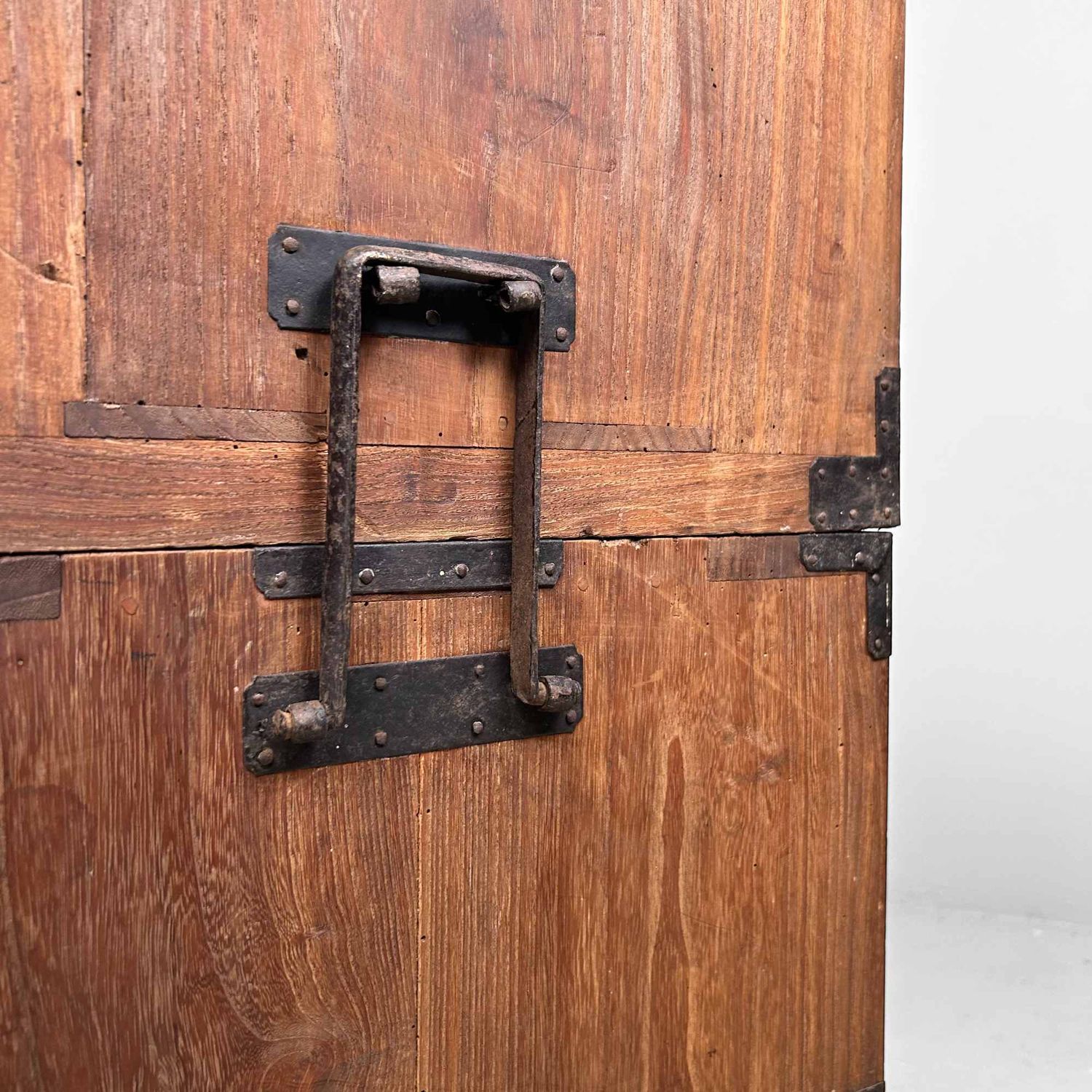 Traditional Japanese Kimono Tansu Chest of Drawers, Meiji period.