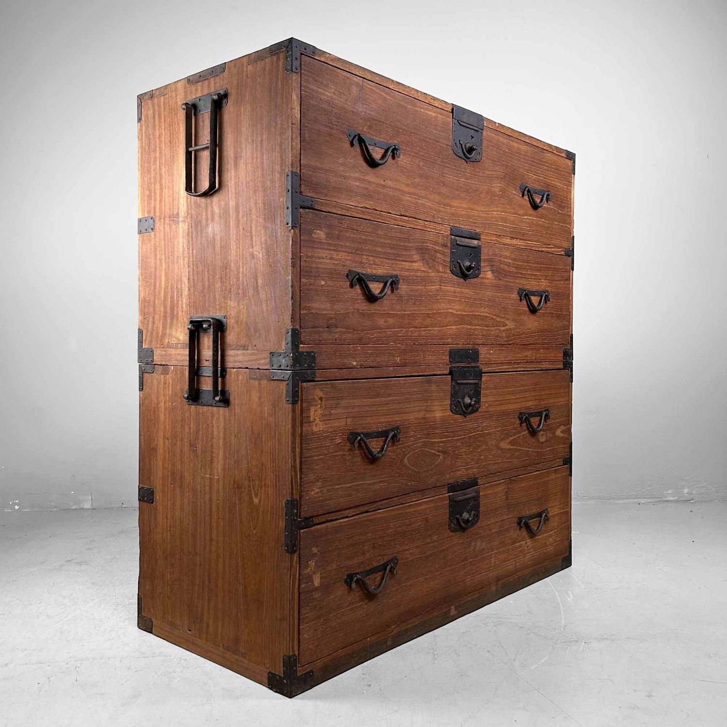 Traditional Japanese Kimono Tansu Chest of Drawers, Meiji period.