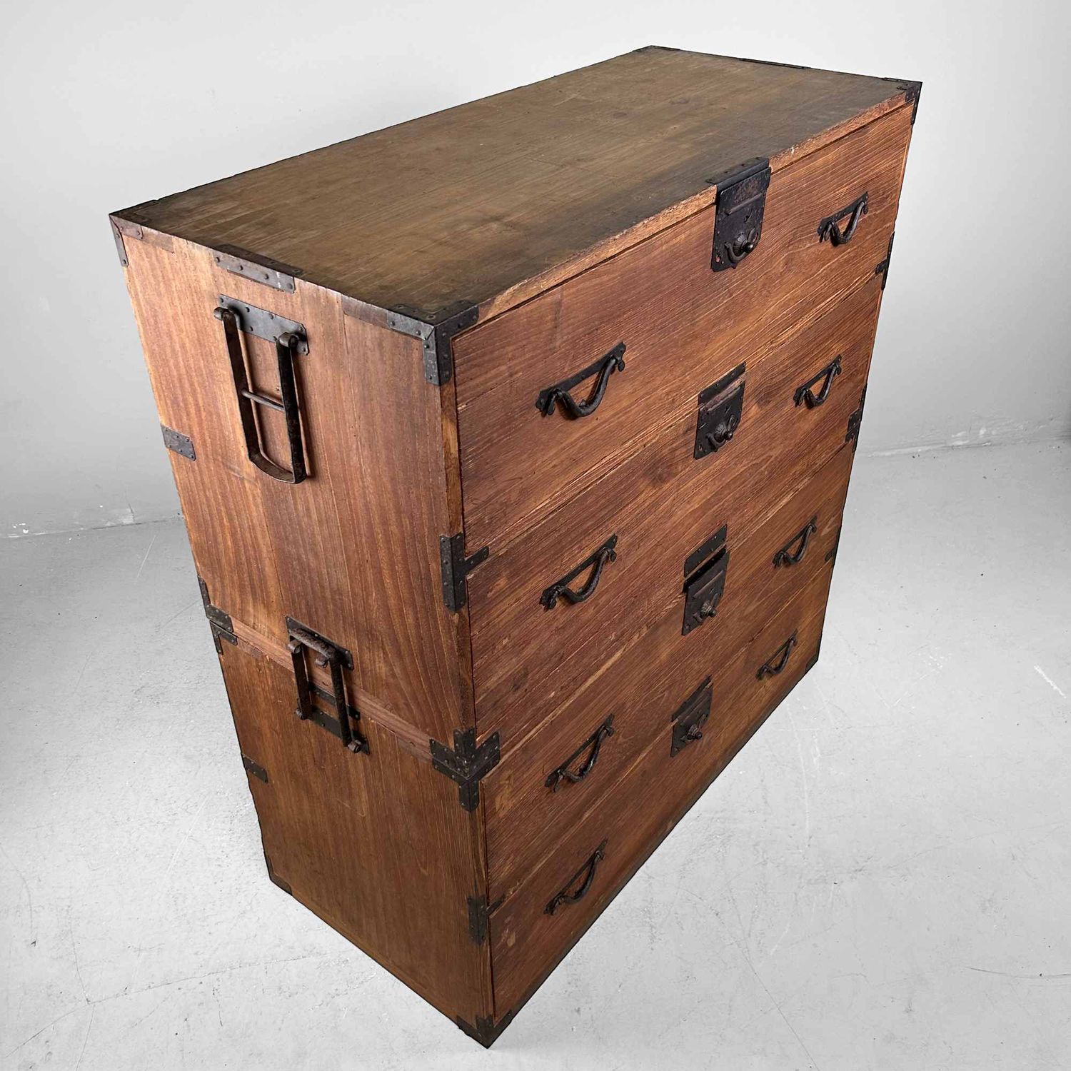 Traditional Japanese Kimono Tansu Chest of Drawers, Meiji period.