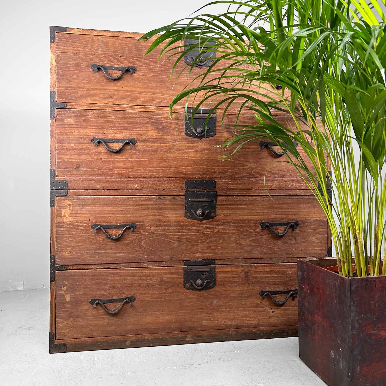 Traditional Japanese Kimono Tansu Chest of Drawers, Meiji period.