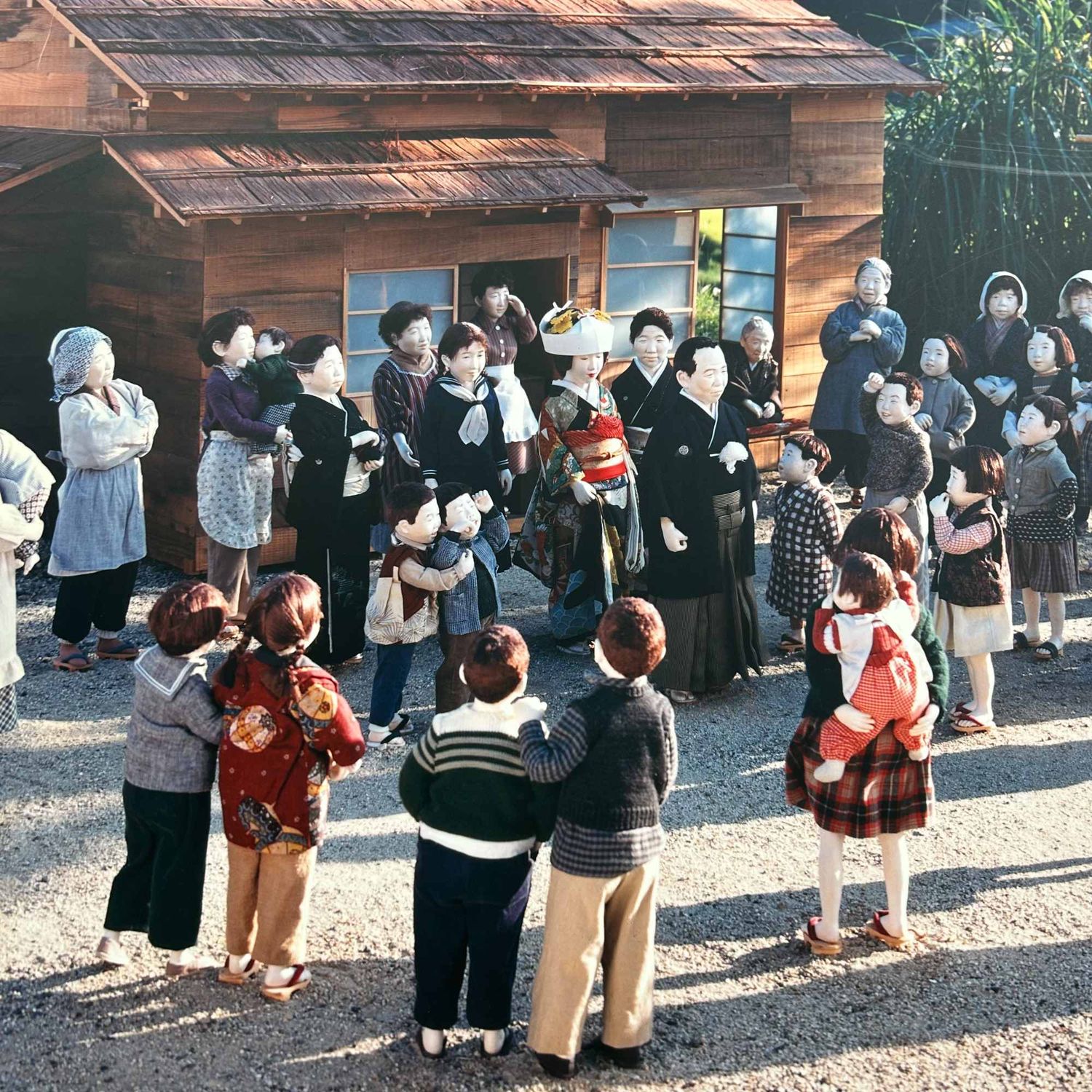 Tentoonstellingsfoto '​Children of the Showa Era', Michiko Ishii & Hajime Inoue, Japan.