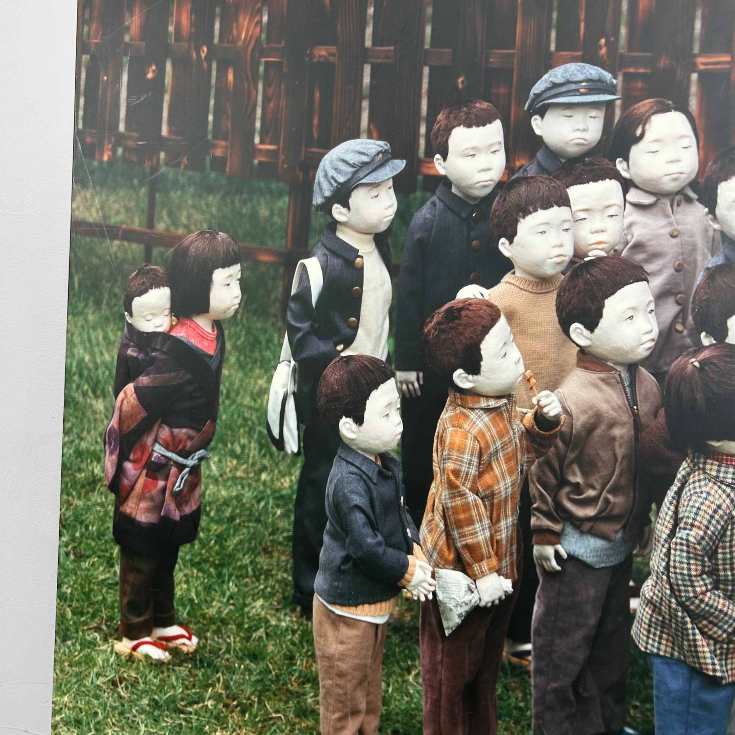 Tentoonstellingsfoto '​Children of the Showa Era', Michiko Ishii & Hajime Inoue, Japan.