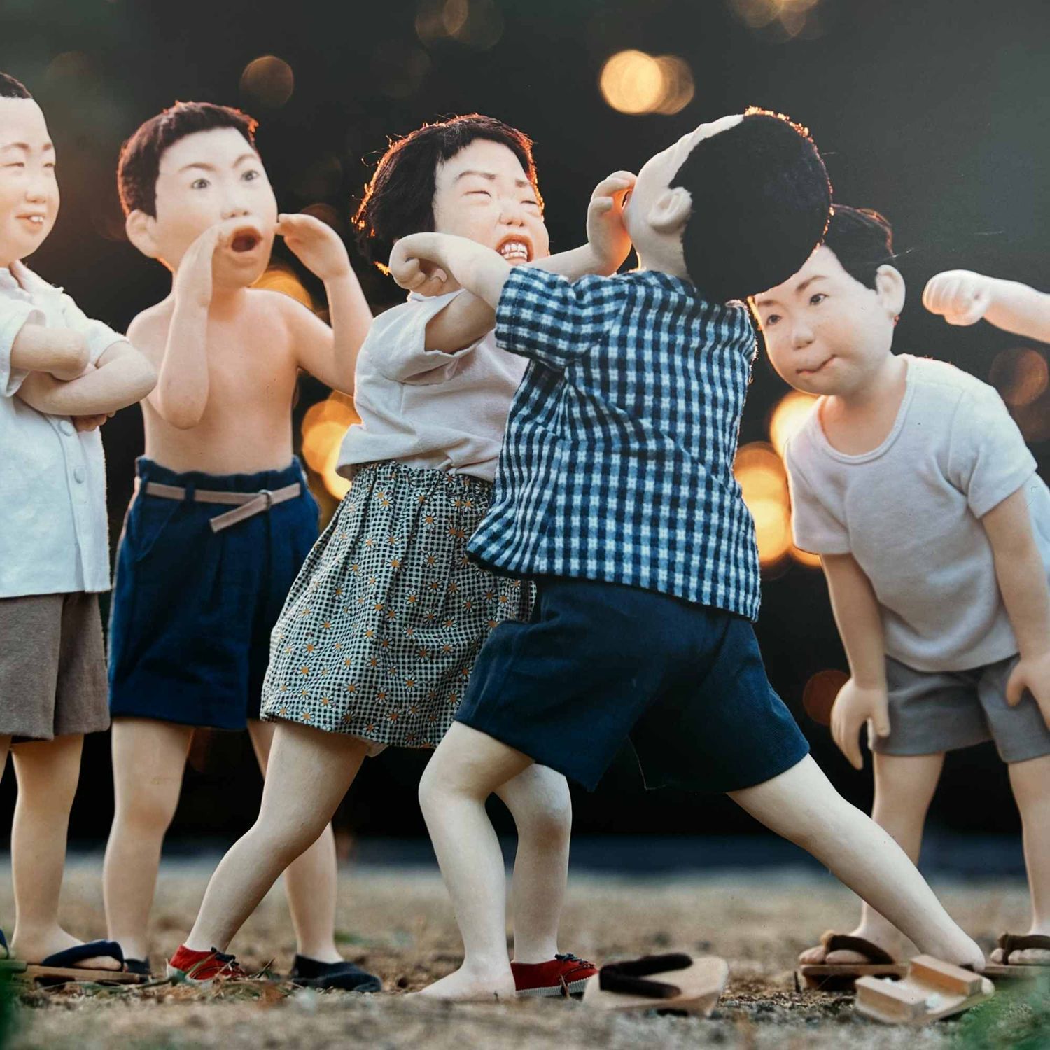 Tentoonstellingsfoto '​Children of the Showa Era', Michiko Ishii & Hajime Inoue, Japan.