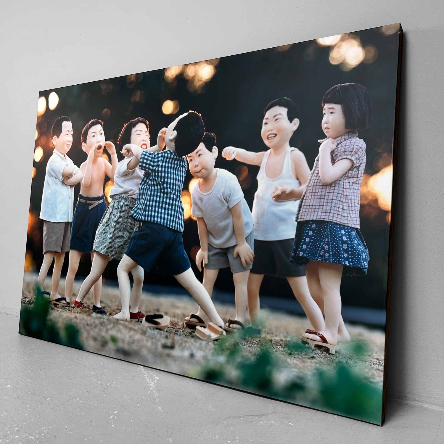 Tentoonstellingsfoto '​Children of the Showa Era', Michiko Ishii & Hajime Inoue, Japan.