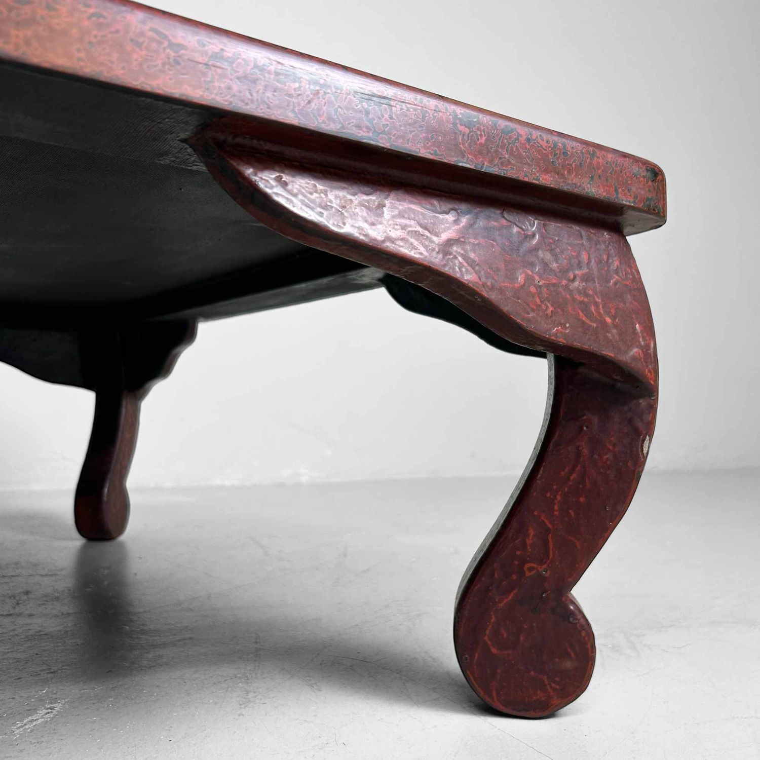 Elegante Lage Tafel, Tsugari Lakwerk, Chabudai, 1920s. Elegante Lage Tafel, Tsugari Lakwerk, Chabudai, 1920s.