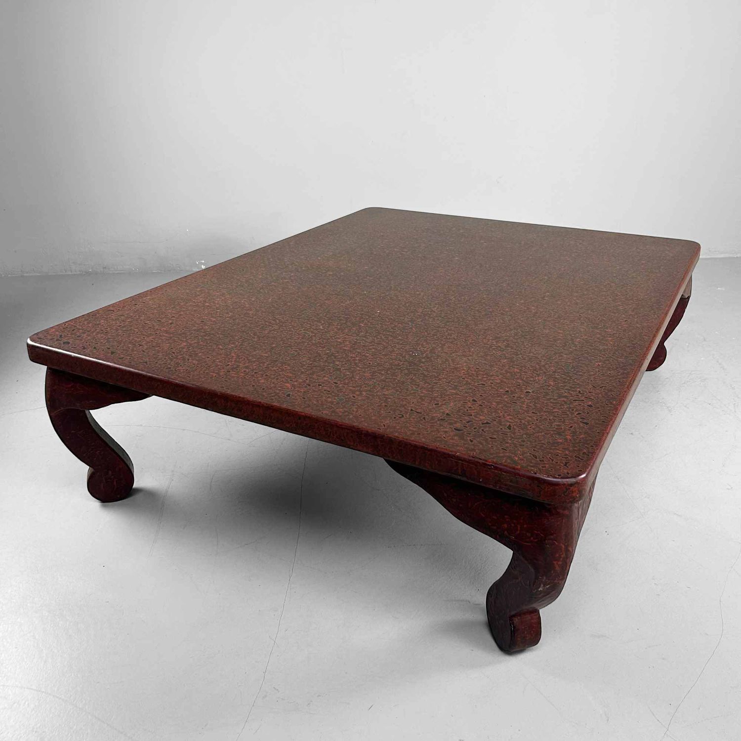 Elegante Lage Tafel, Tsugari Lakwerk, Chabudai, 1920s. Elegante Lage Tafel, Tsugari Lakwerk, Chabudai, 1920s.