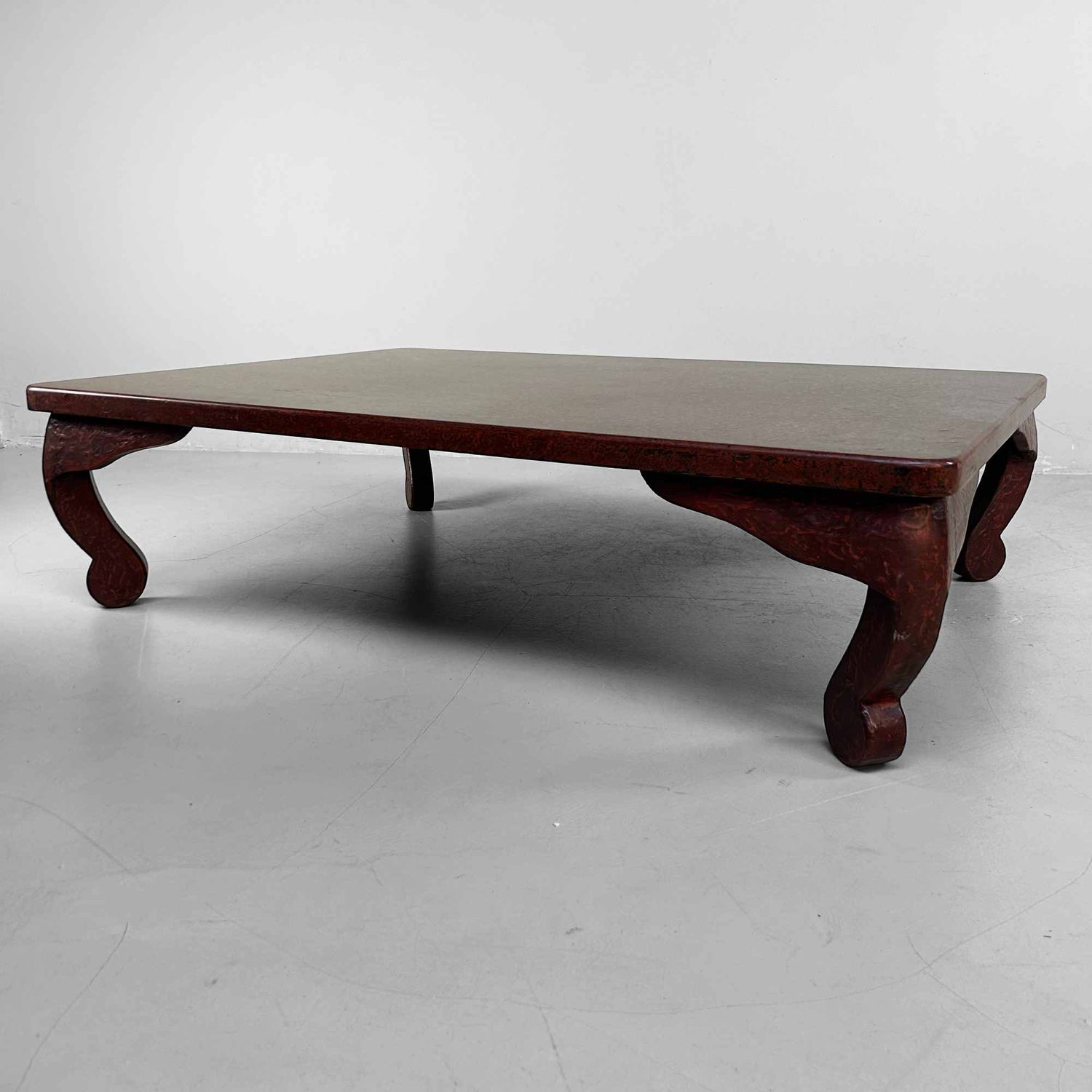 Elegante Lage Tafel, Tsugari Lakwerk, Chabudai, 1920s. Elegante Lage Tafel, Tsugari Lakwerk, Chabudai, 1920s.