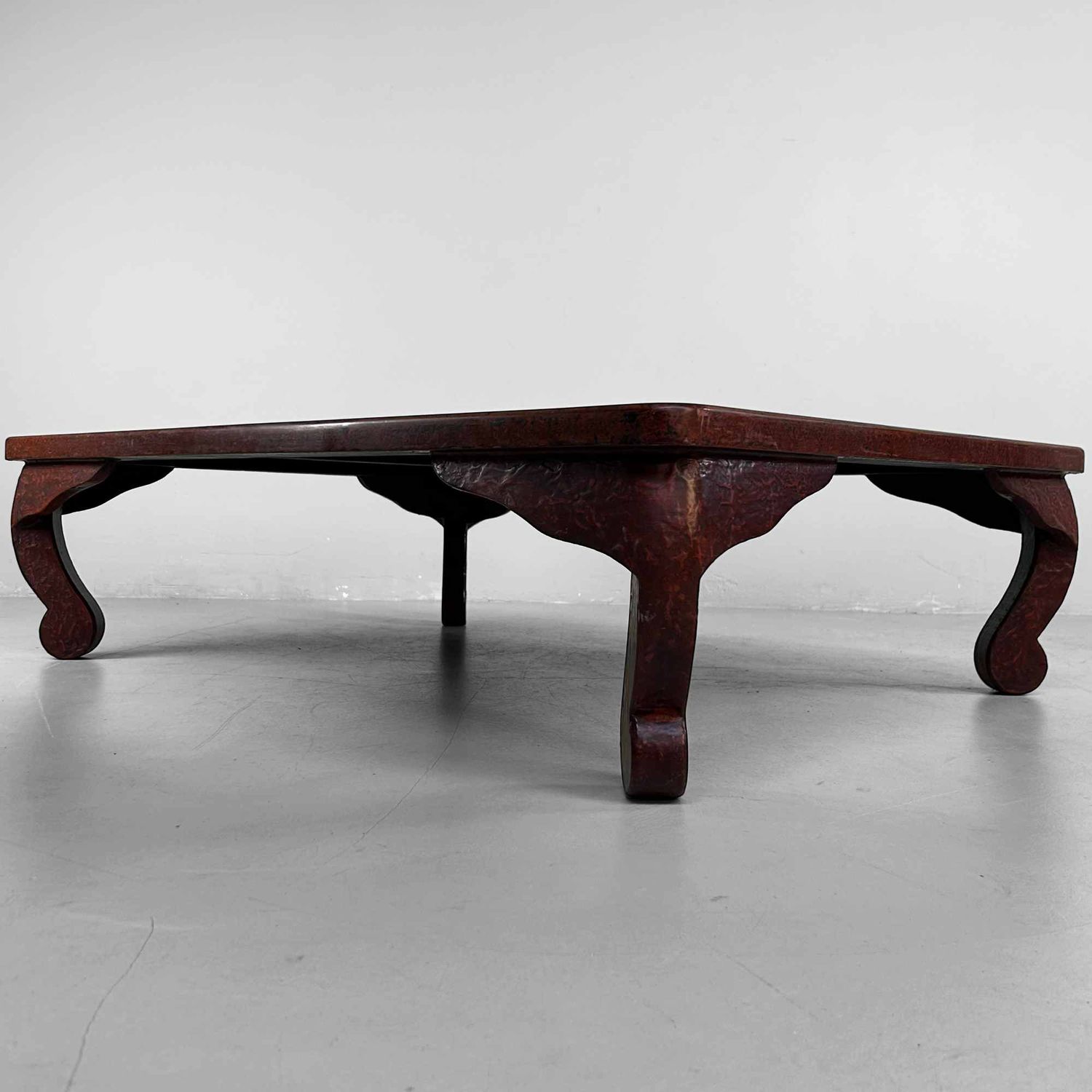 Elegante Lage Tafel, Tsugari Lakwerk, Chabudai, 1920s. Elegante Lage Tafel, Tsugari Lakwerk, Chabudai, 1920s.