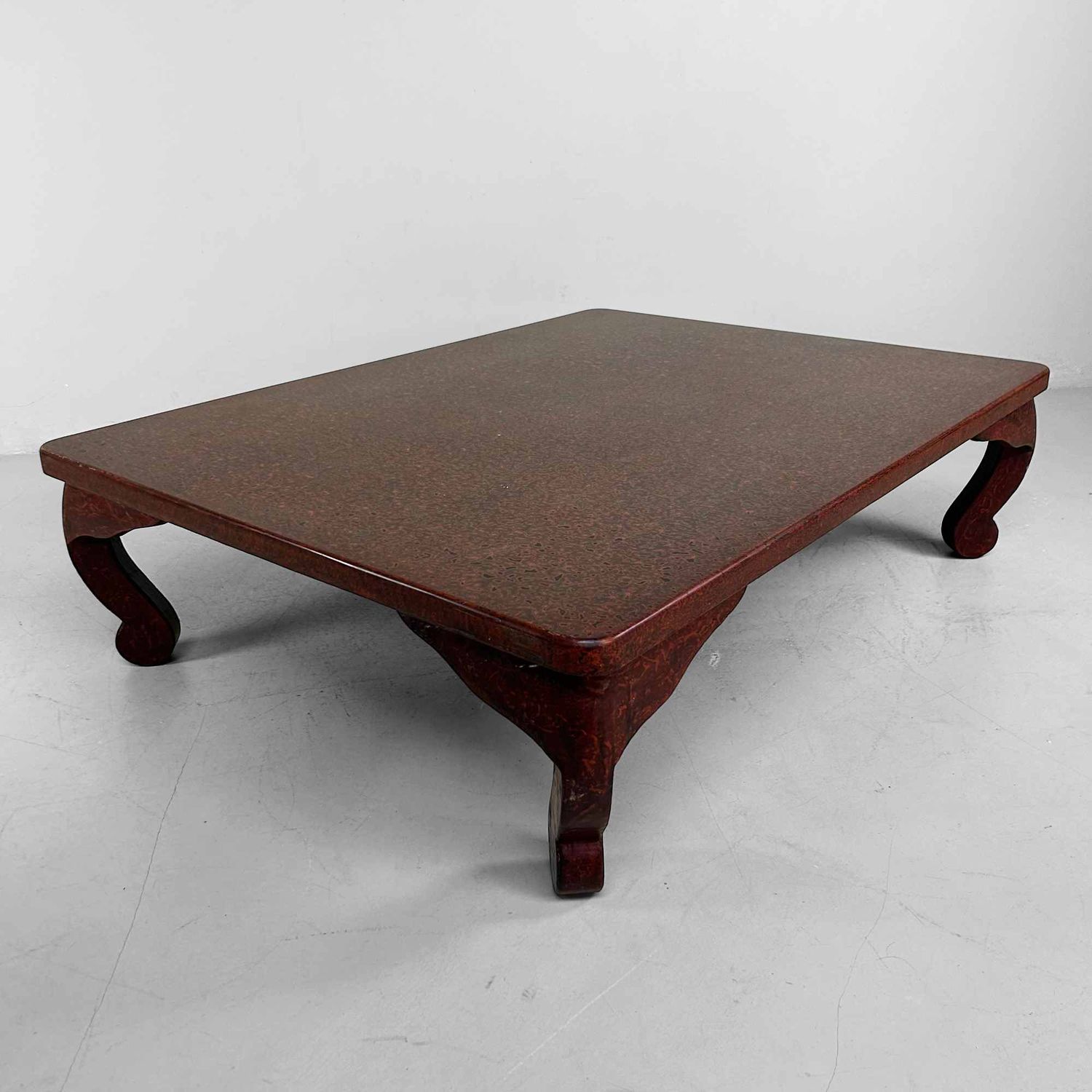 Elegante Lage Tafel, Tsugari Lakwerk, Chabudai, 1920s. Elegante Lage Tafel, Tsugari Lakwerk, Chabudai, 1920s.