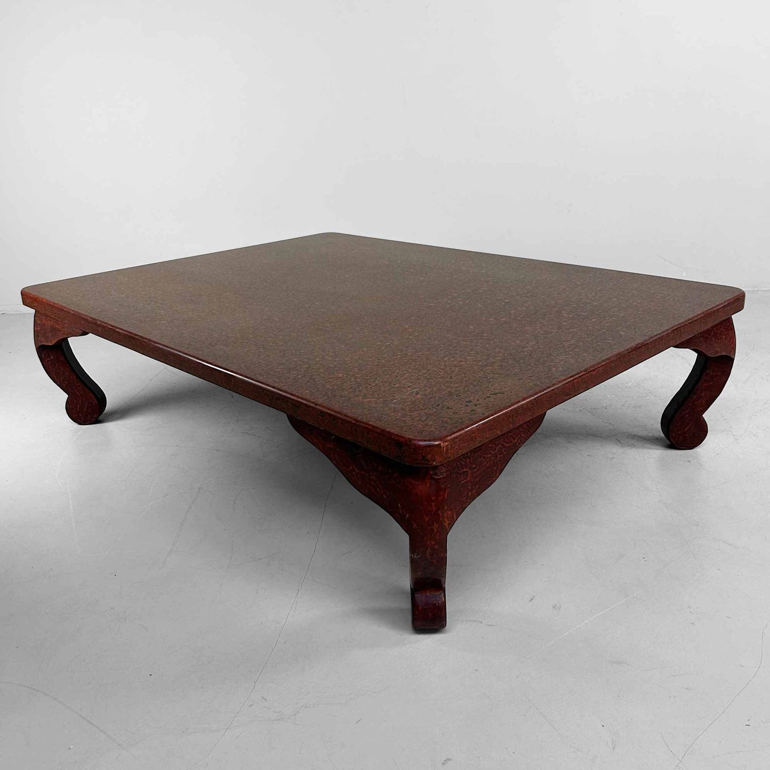 Elegante Lage Tafel, Tsugari Lakwerk, Chabudai, 1920s. Elegante Lage Tafel, Tsugari Lakwerk, Chabudai, 1920s.