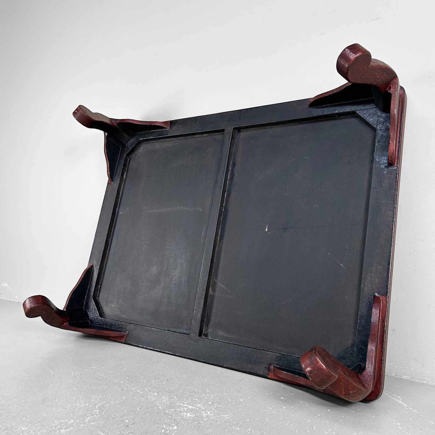 Elegante Lage Tafel, Tsugari Lakwerk, Chabudai, 1920s. Elegante Lage Tafel, Tsugari Lakwerk, Chabudai, 1920s.