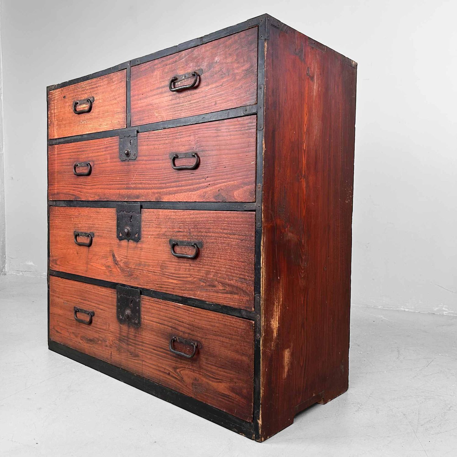 Authentic Japanese Kimono Tansu Chest of Drawers, Meiji Period.