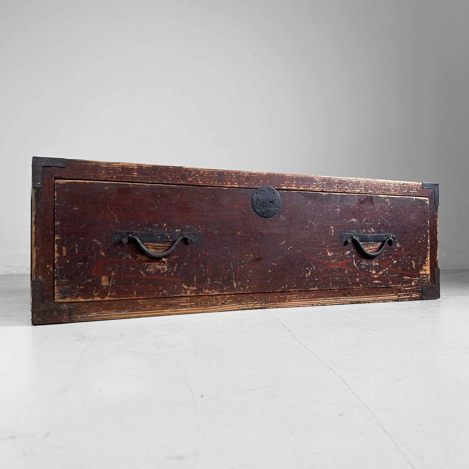 Ko-dansu (小箪笥), Low Drawer Chest, Meiji Period, Japan.