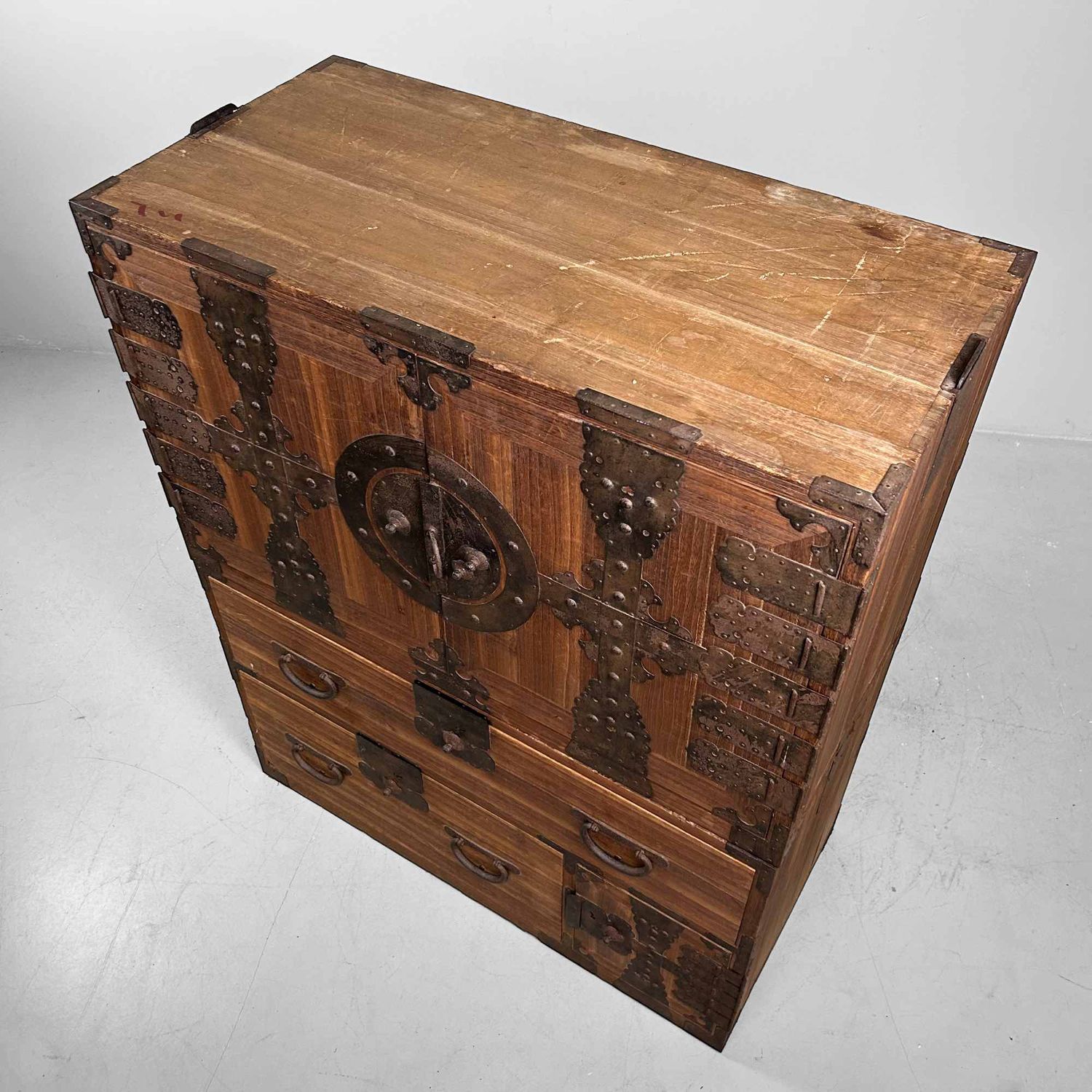 Kannon Biraki Isho Tansu, Traditionele Kledingkast, Meiji-periode, Japan.