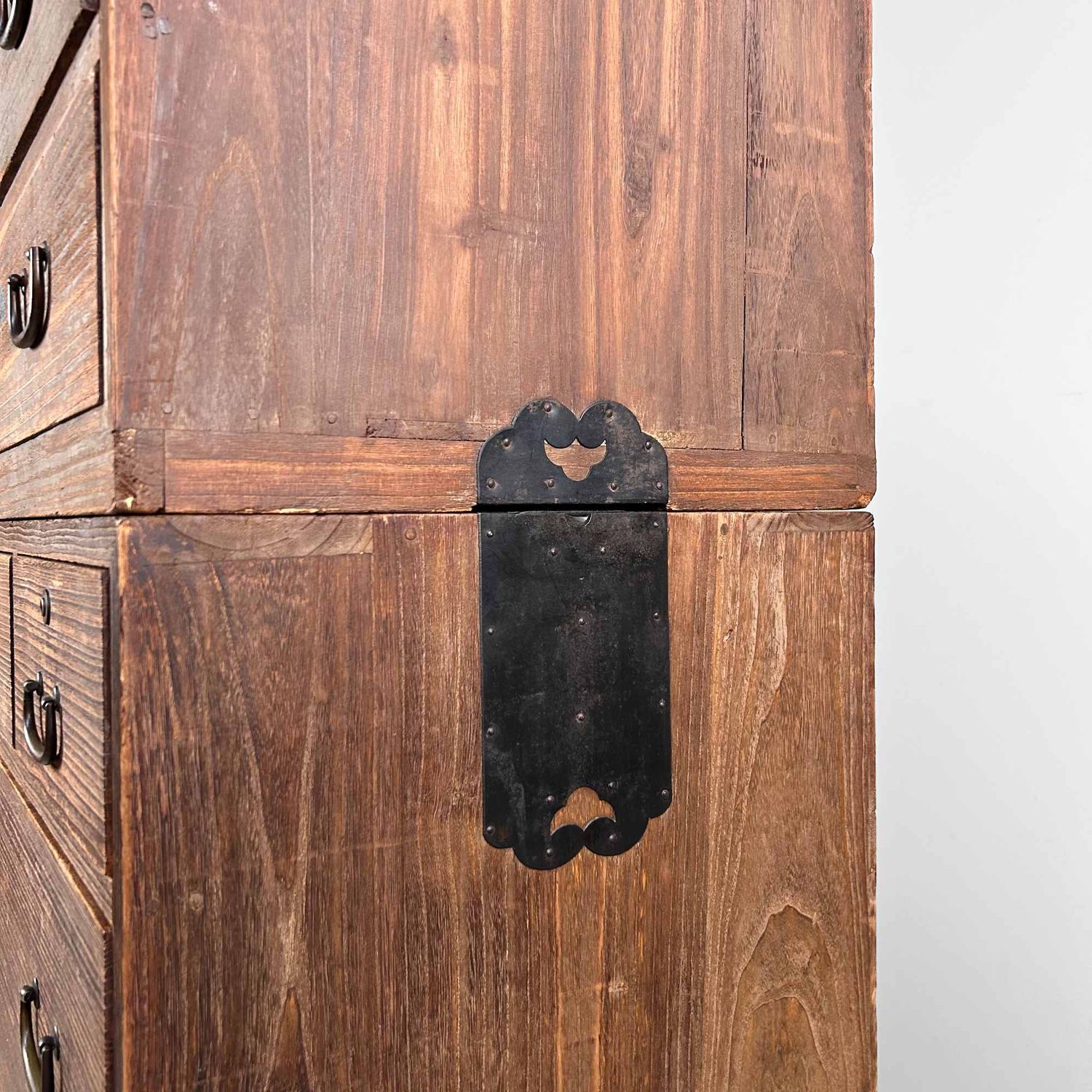 Japanse Kimono Paulownia Tansu Ladekast, Shōwa Periode.