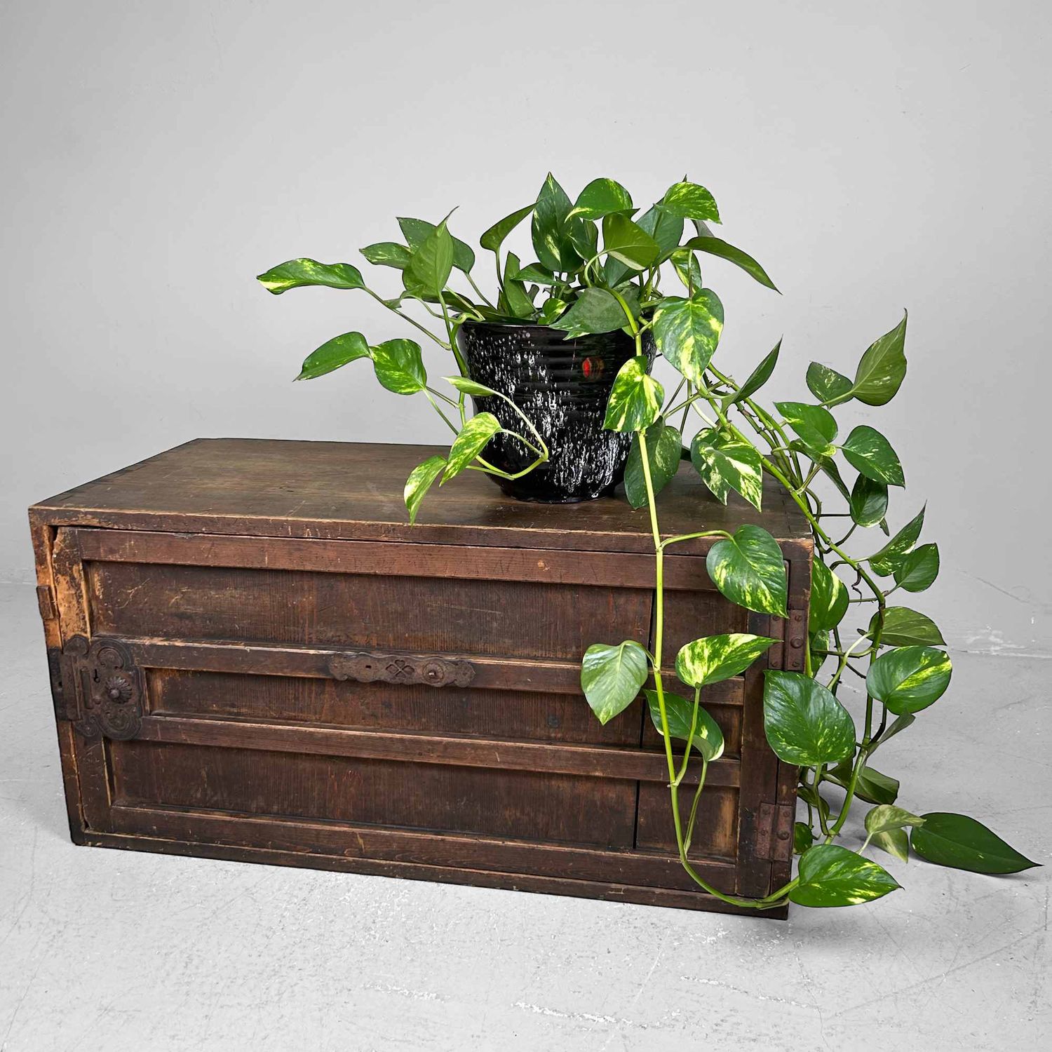 Ko-dansu (小箪笥), Low Drawer Chest, Meiji Period, Japan.