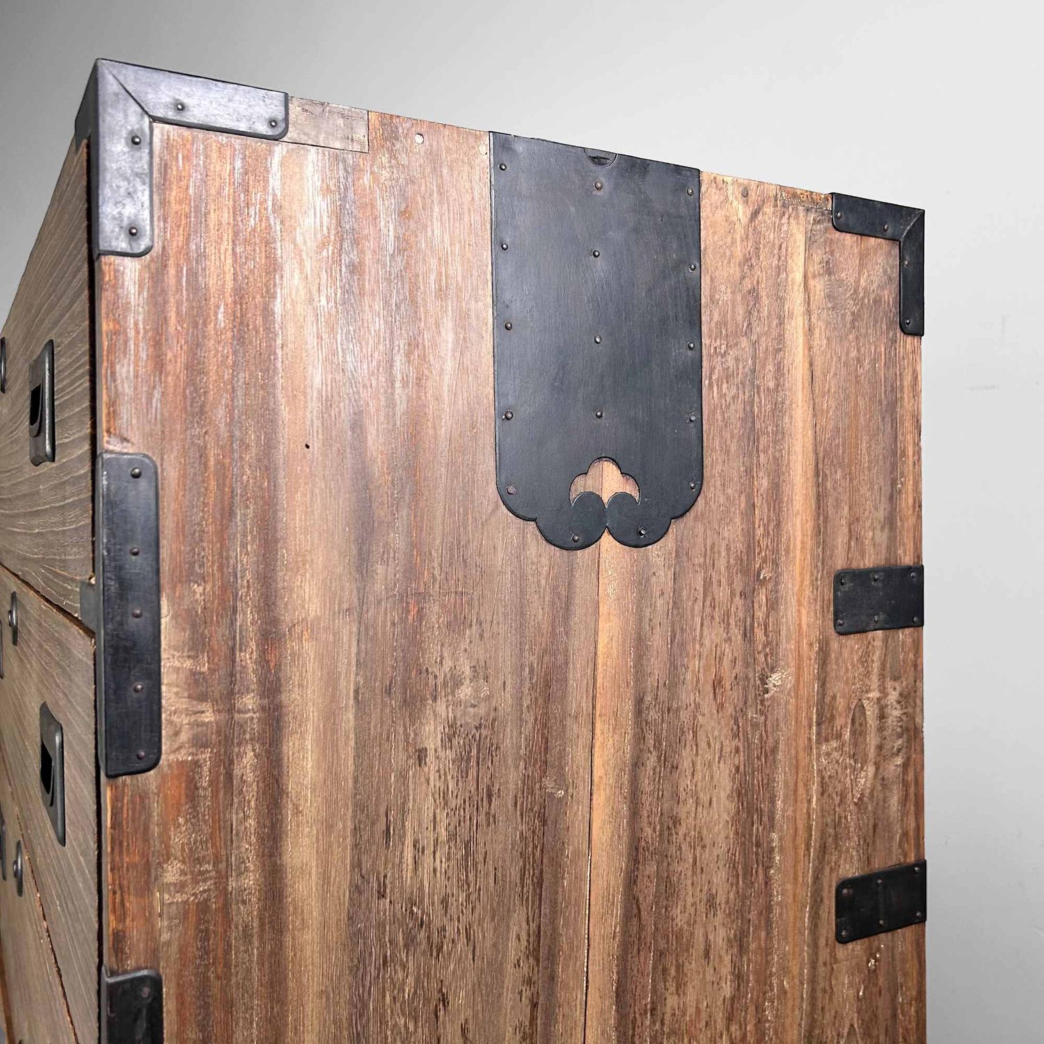 Japanese Kimono Paulownia Tansu, Chest of Drawers, Shōwa Period.