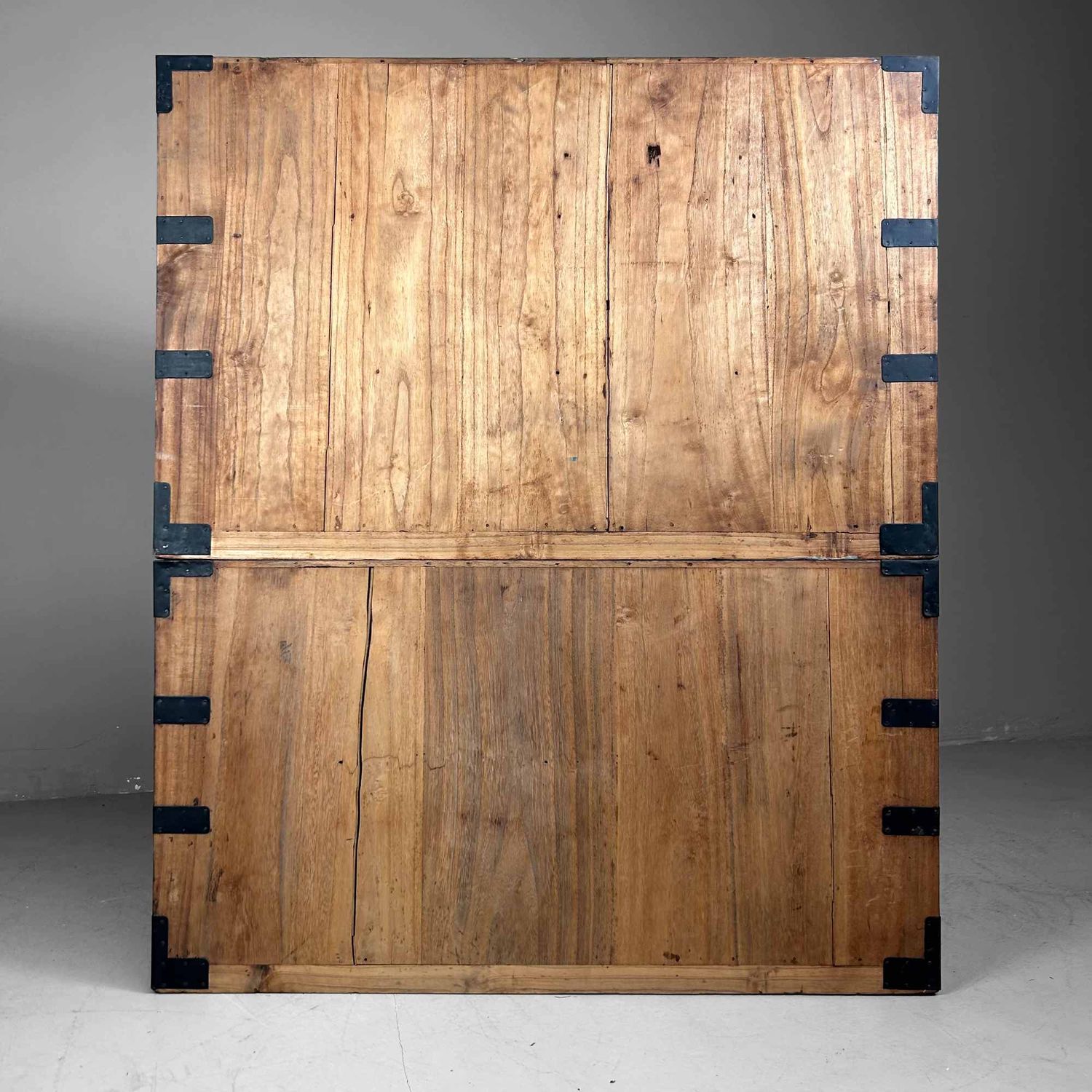 Japanese Kimono Paulownia Tansu, Chest of Drawers, Shōwa Period.