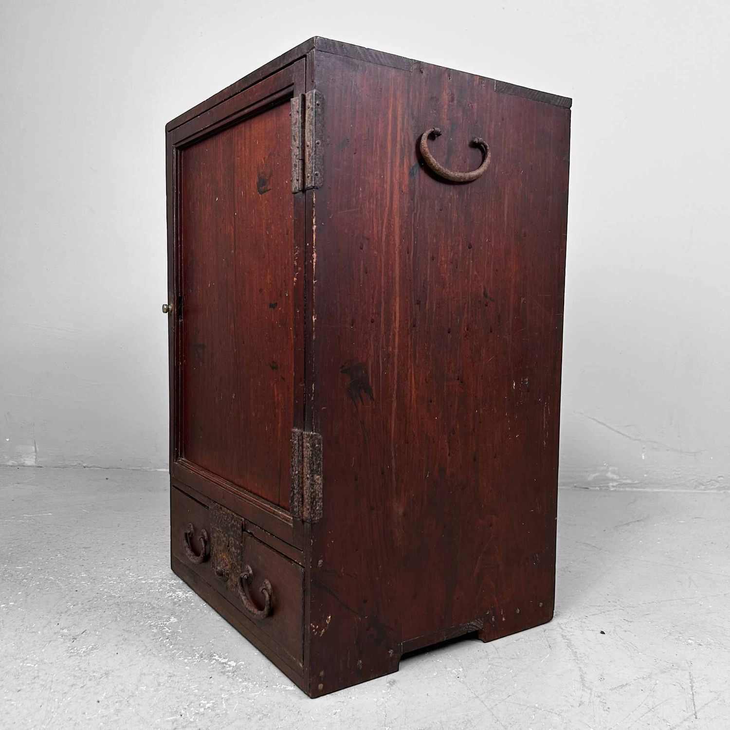 Chabako (茶箱), Storage Cabinet for Tea Ceremony, Meiji Period, Japan.