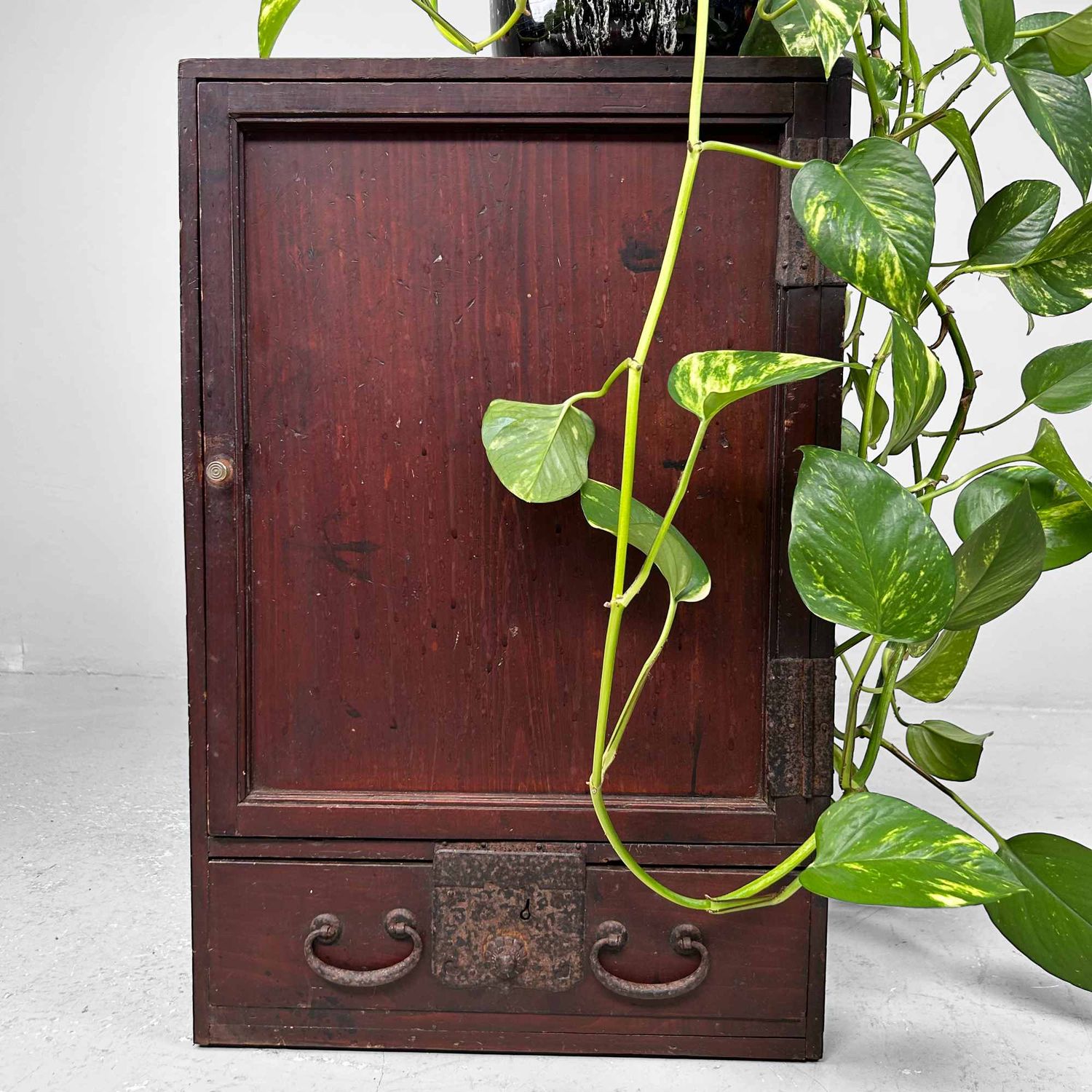 Chabako (茶箱), Storage Cabinet for Tea Ceremony, Meiji Period, Japan.