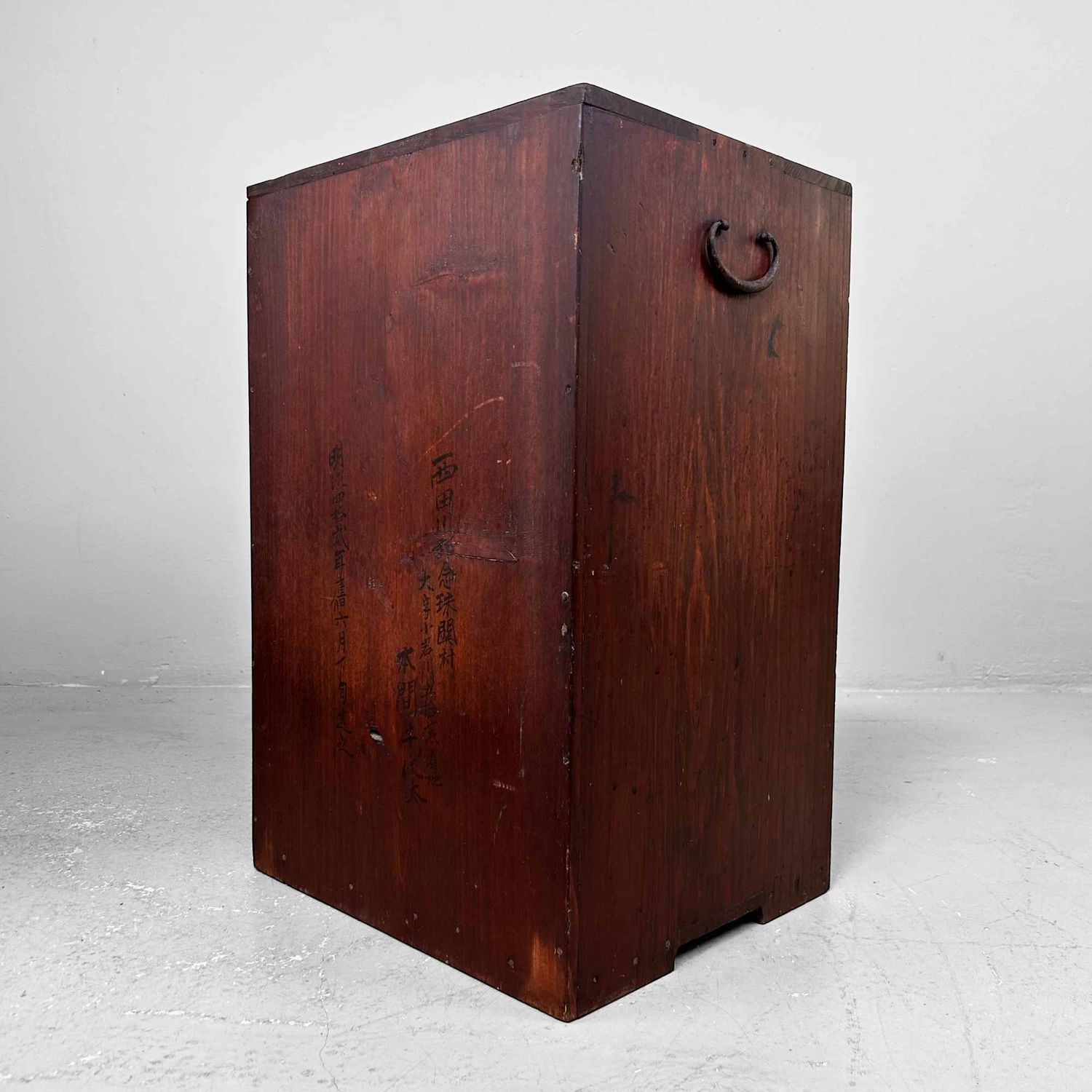 Chabako (茶箱), Storage Cabinet for Tea Ceremony, Meiji Period, Japan.