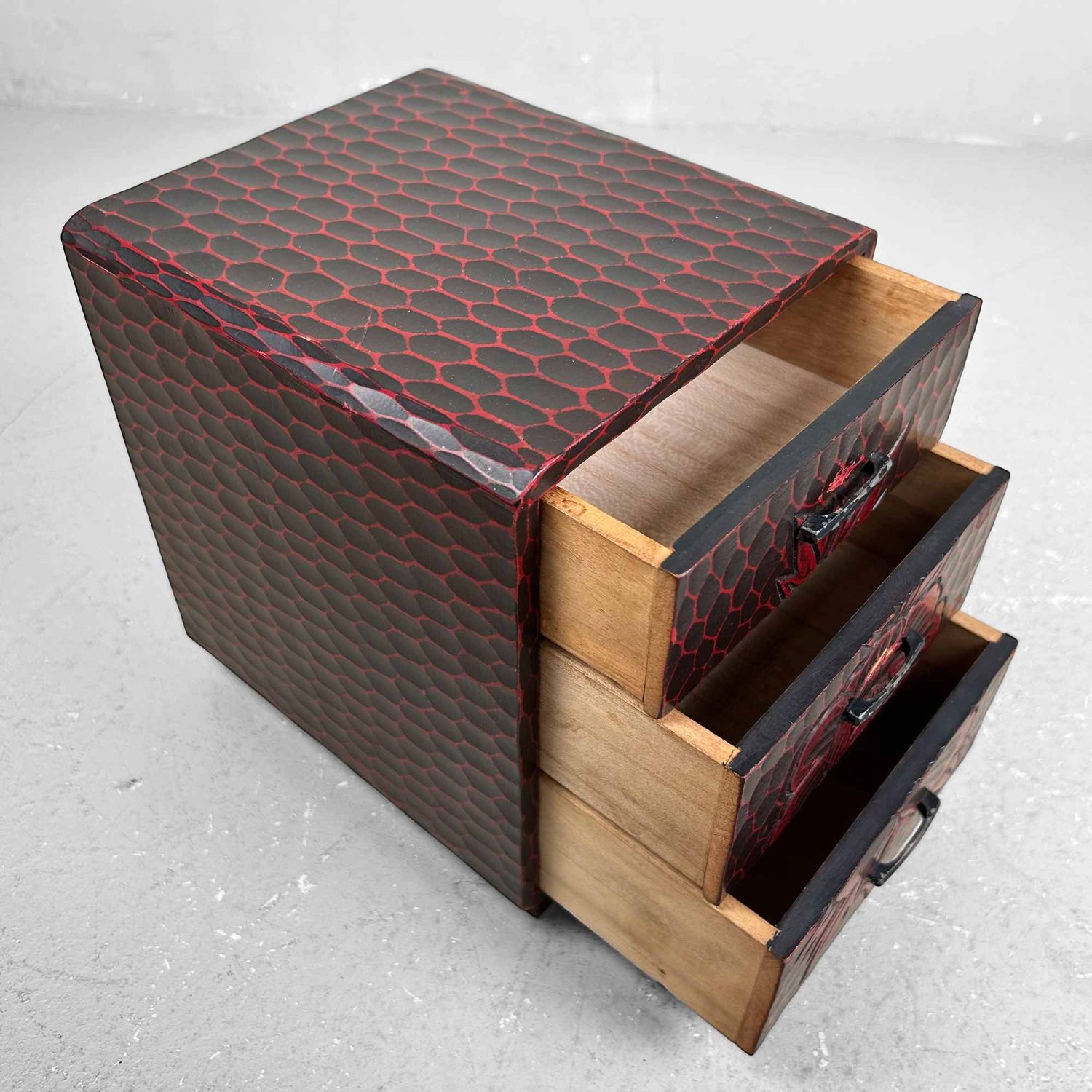 Vintage Kamakura Bori Haribako, Japans Naaikastje, Shōwa, Japan.