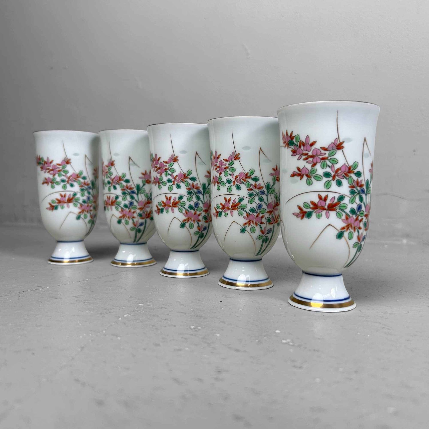 Rare Set of Sake/Tea Cups, Shobido Honten, Arita, Shōwa Period.