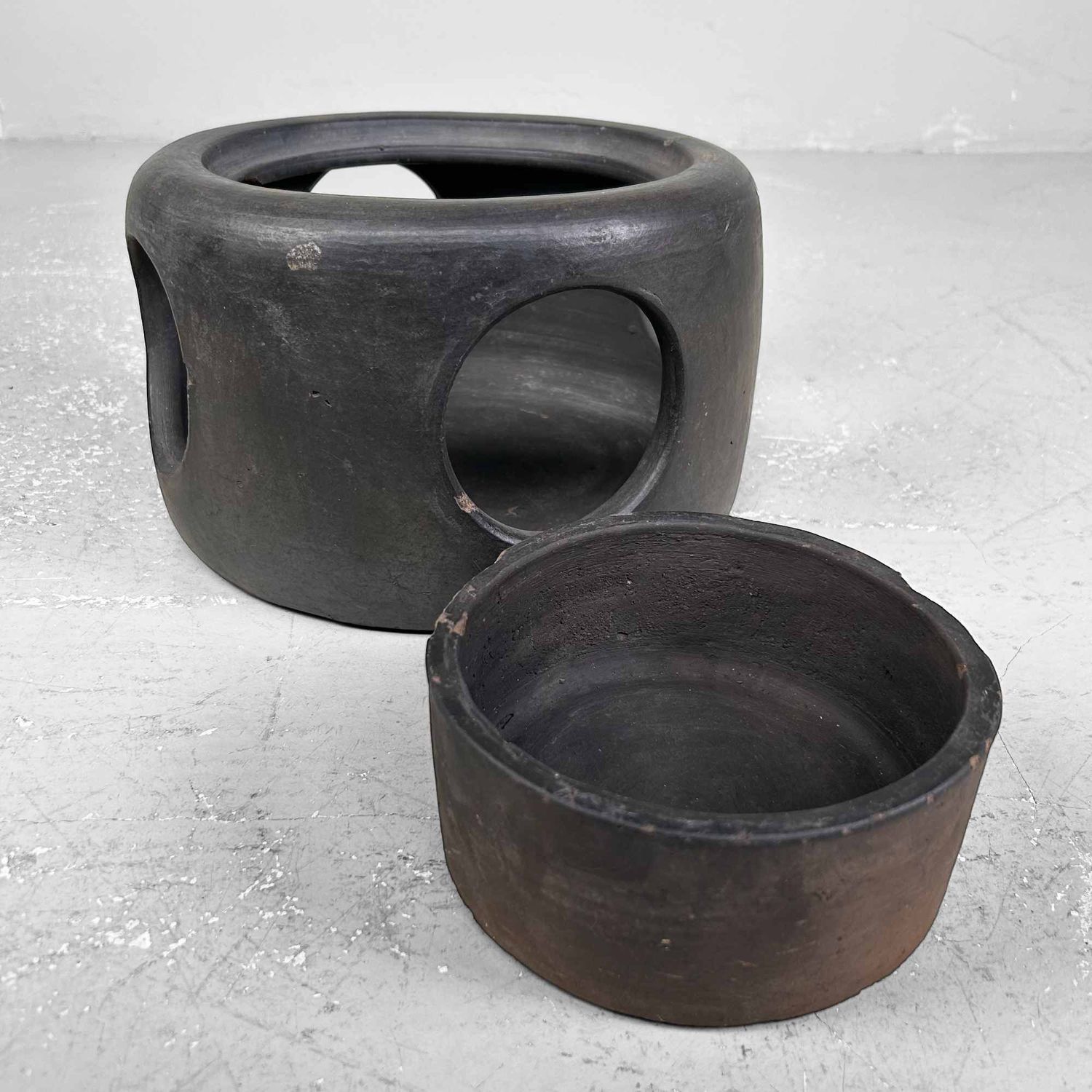 Minimalist Earthenware Fire Pot, Hibachi, Meiji period, Japan.