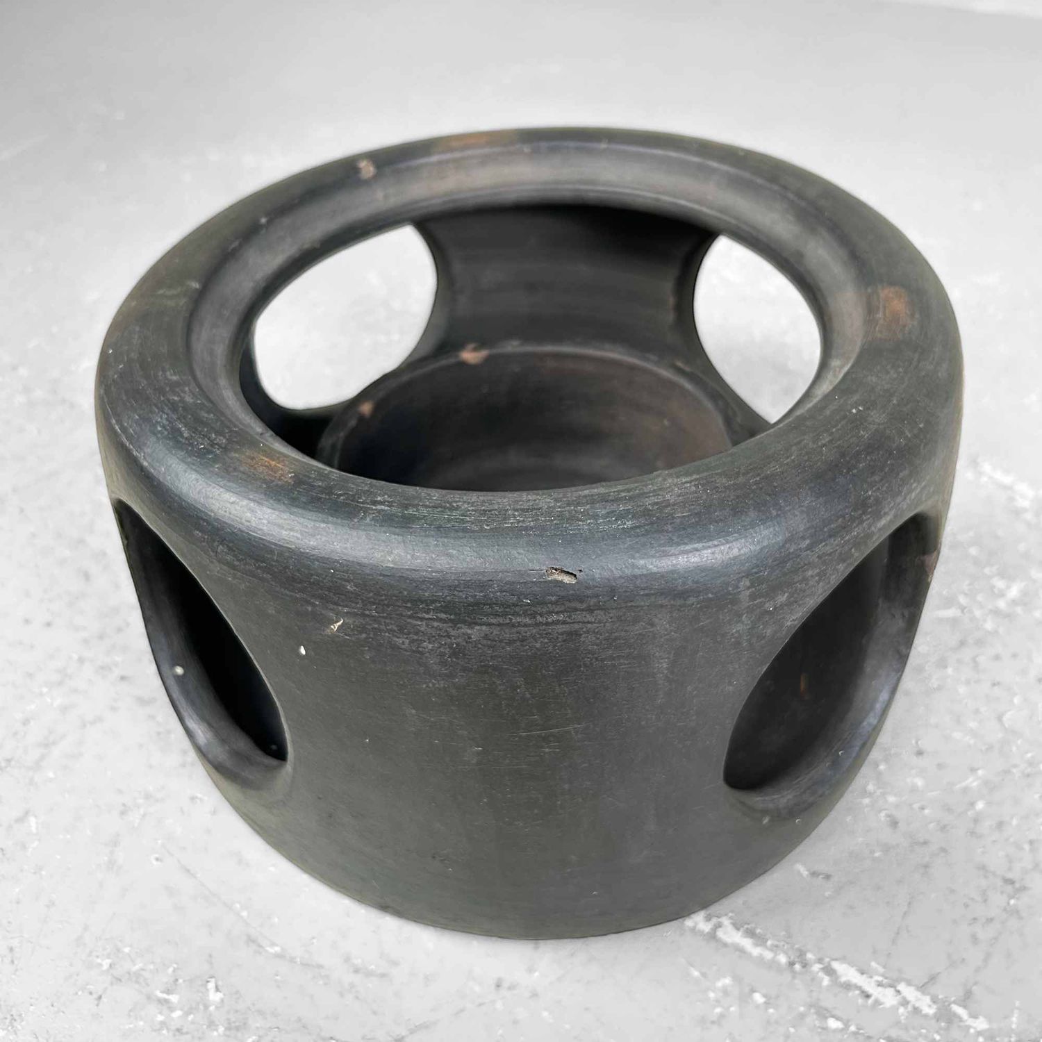 Minimalist Earthenware Fire Pot, Hibachi, Meiji period, Japan.