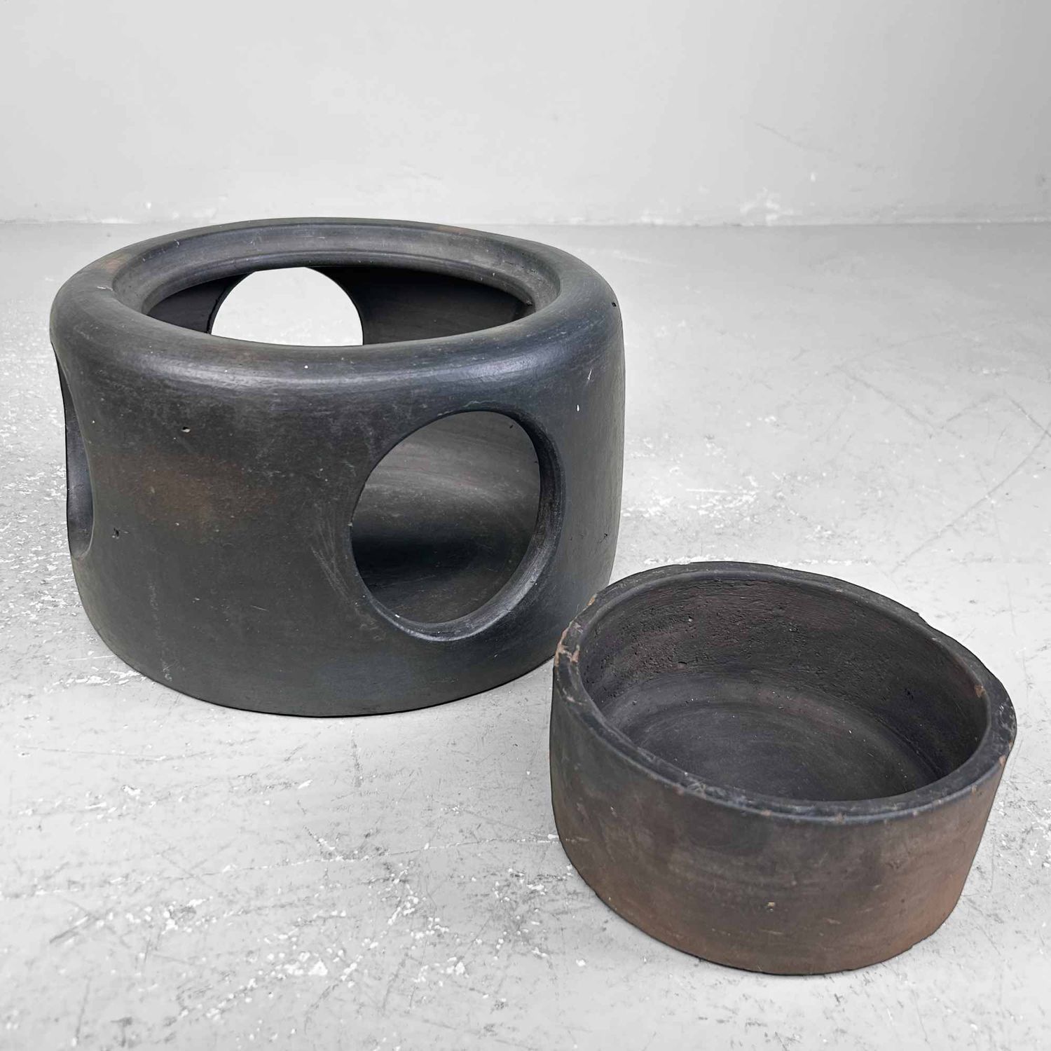 Minimalist Earthenware Fire Pot, Hibachi, Meiji period, Japan.
