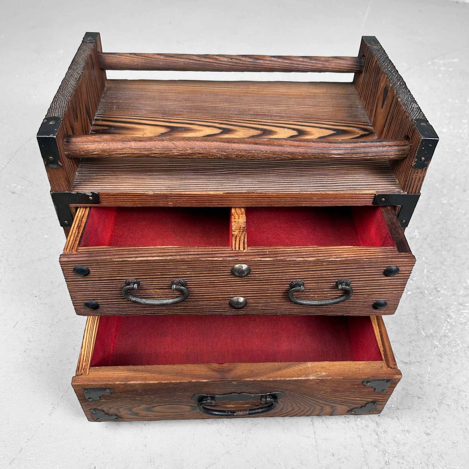 Yakusugi Kastje voor Juwelen, Japan, Shōwa-periode.