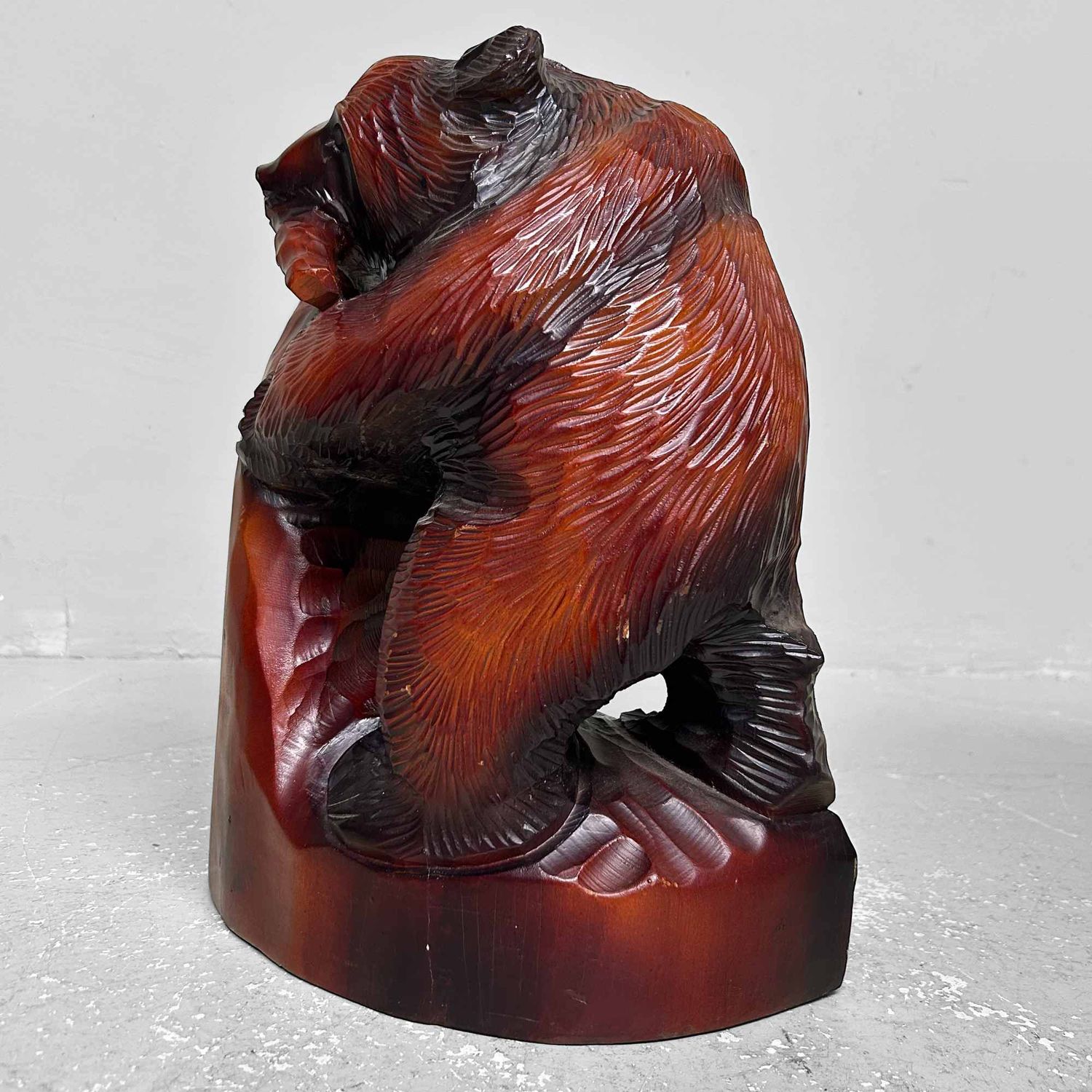 Houtsnijwerk, 'Beer met Welp', Ainu (アイヌ), Hokkaido, Japan.