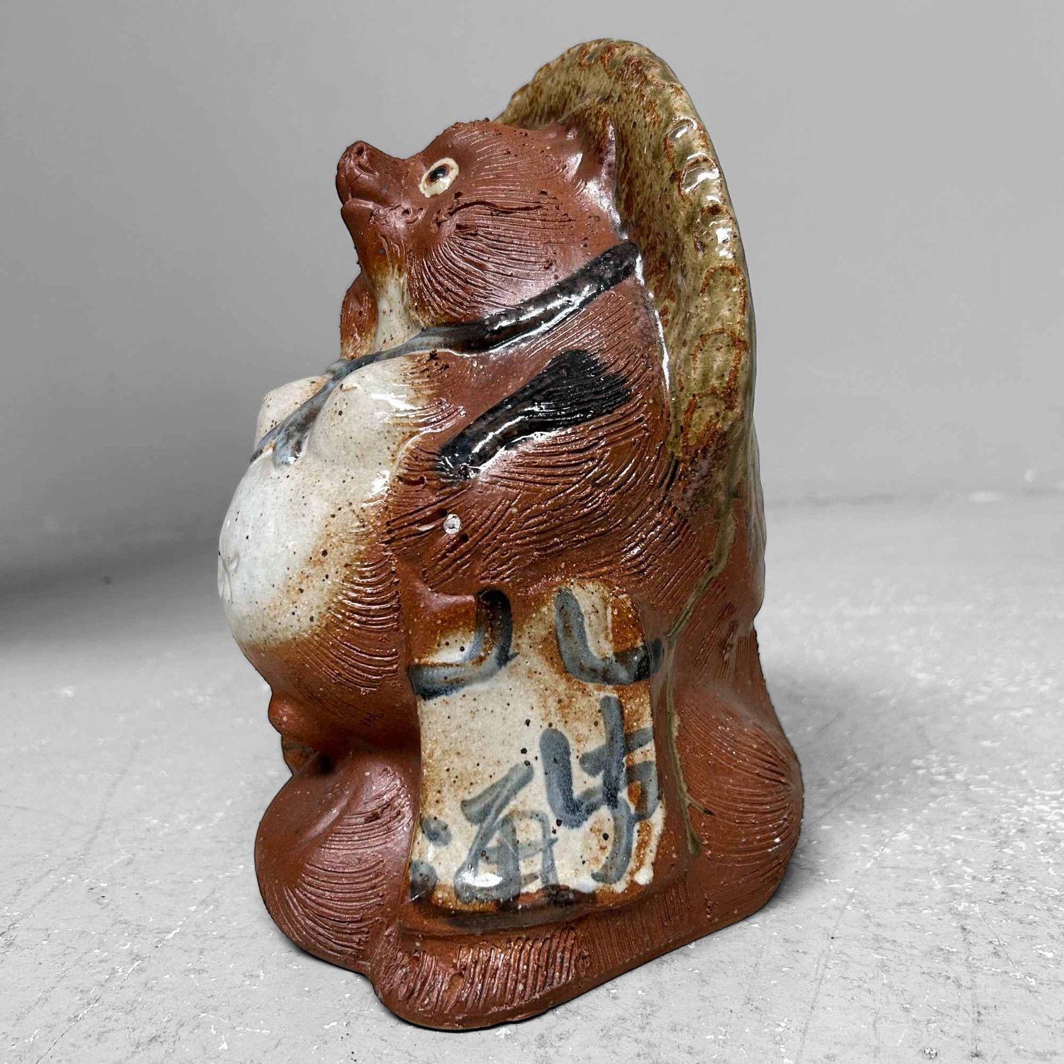 Decoratief Tanuki 狸 Beeld, Shōwa-periode, Japan.