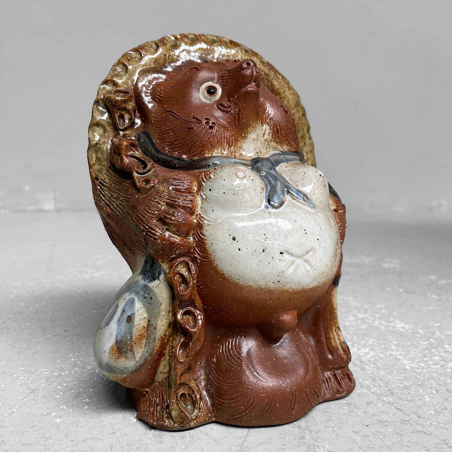 Decoratief Tanuki 狸 Beeld, Shōwa-periode, Japan.