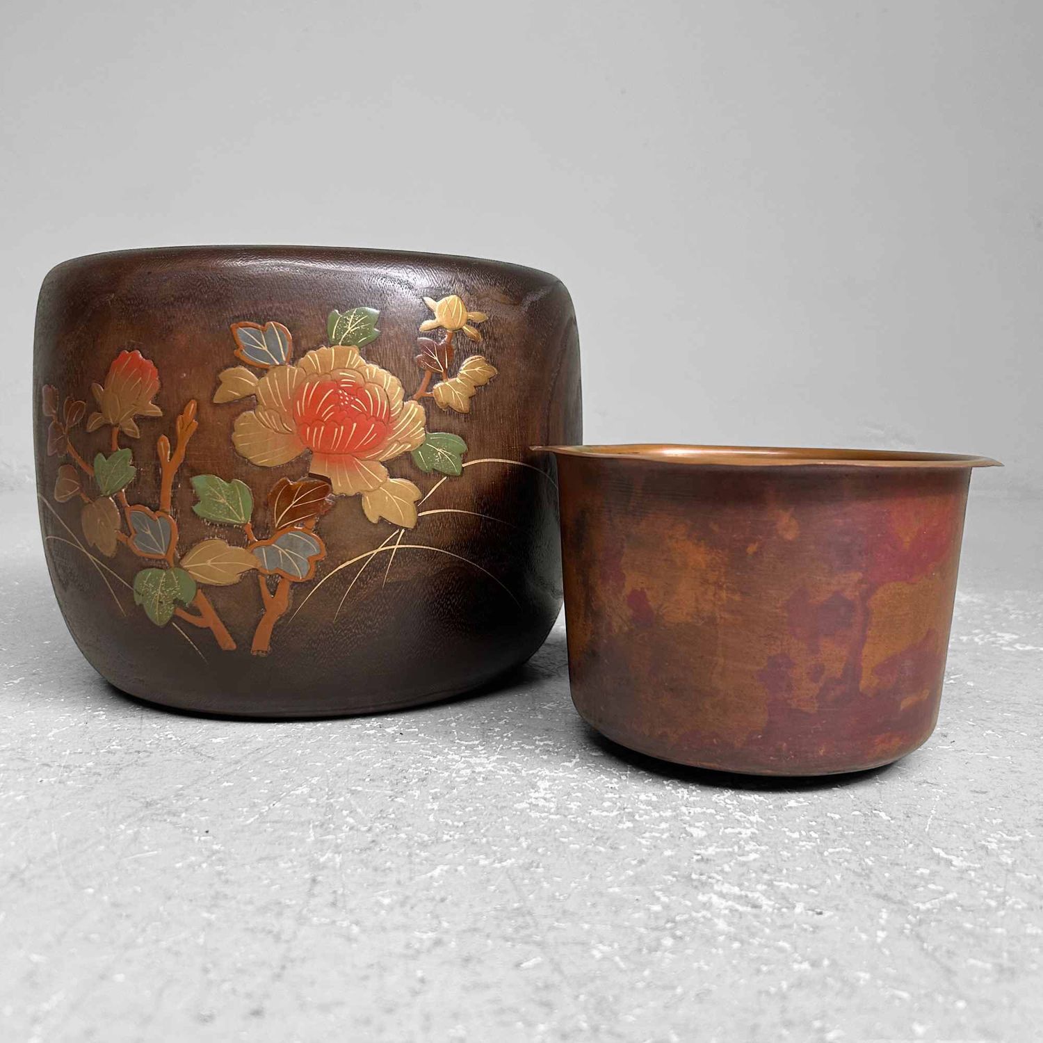 Vintage Maki-e Hibachi, Japanese Fire Pot, Shōwa period.