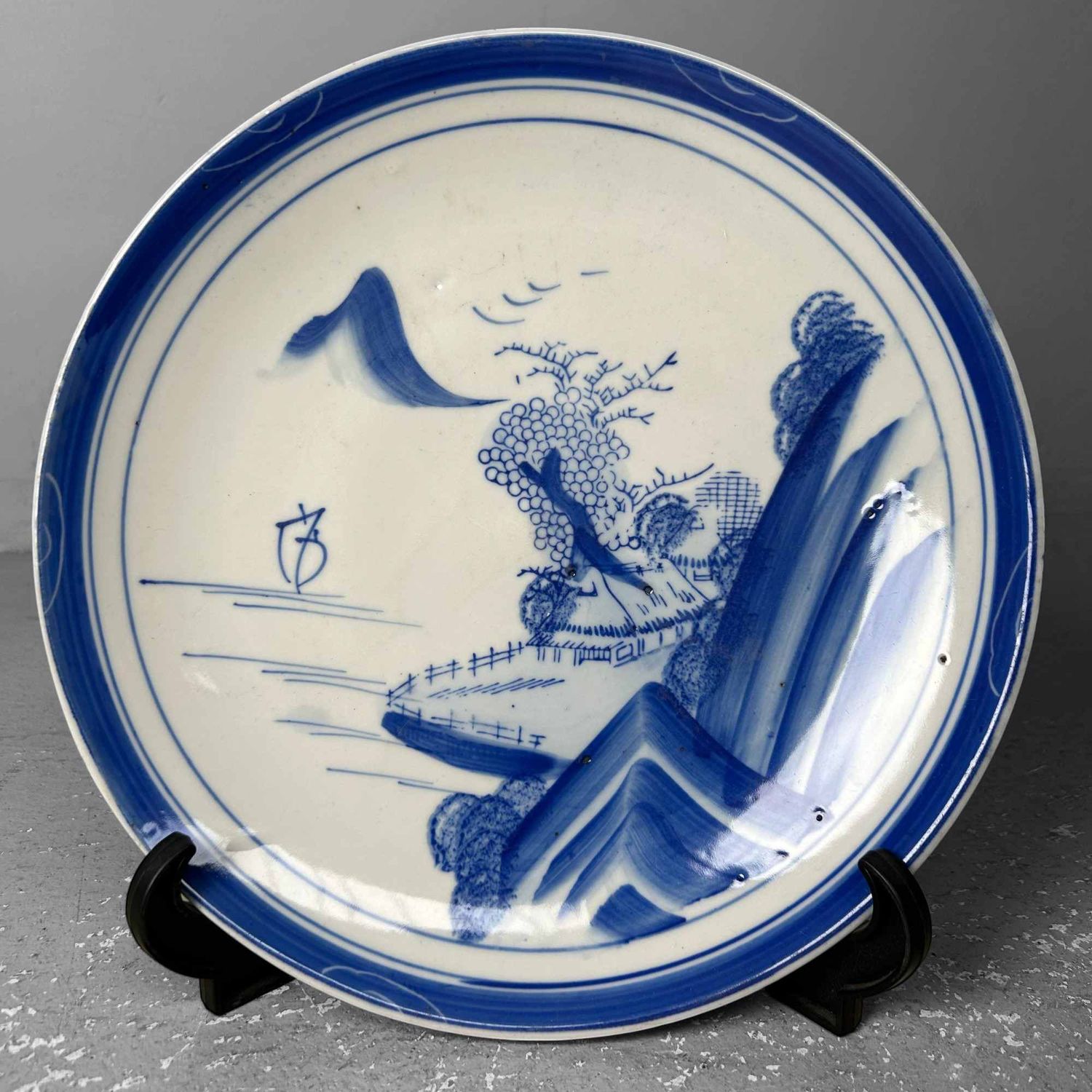 Hand-Painted Porcelain Japanese Plate, Arita, Japan, Meiji Period.
