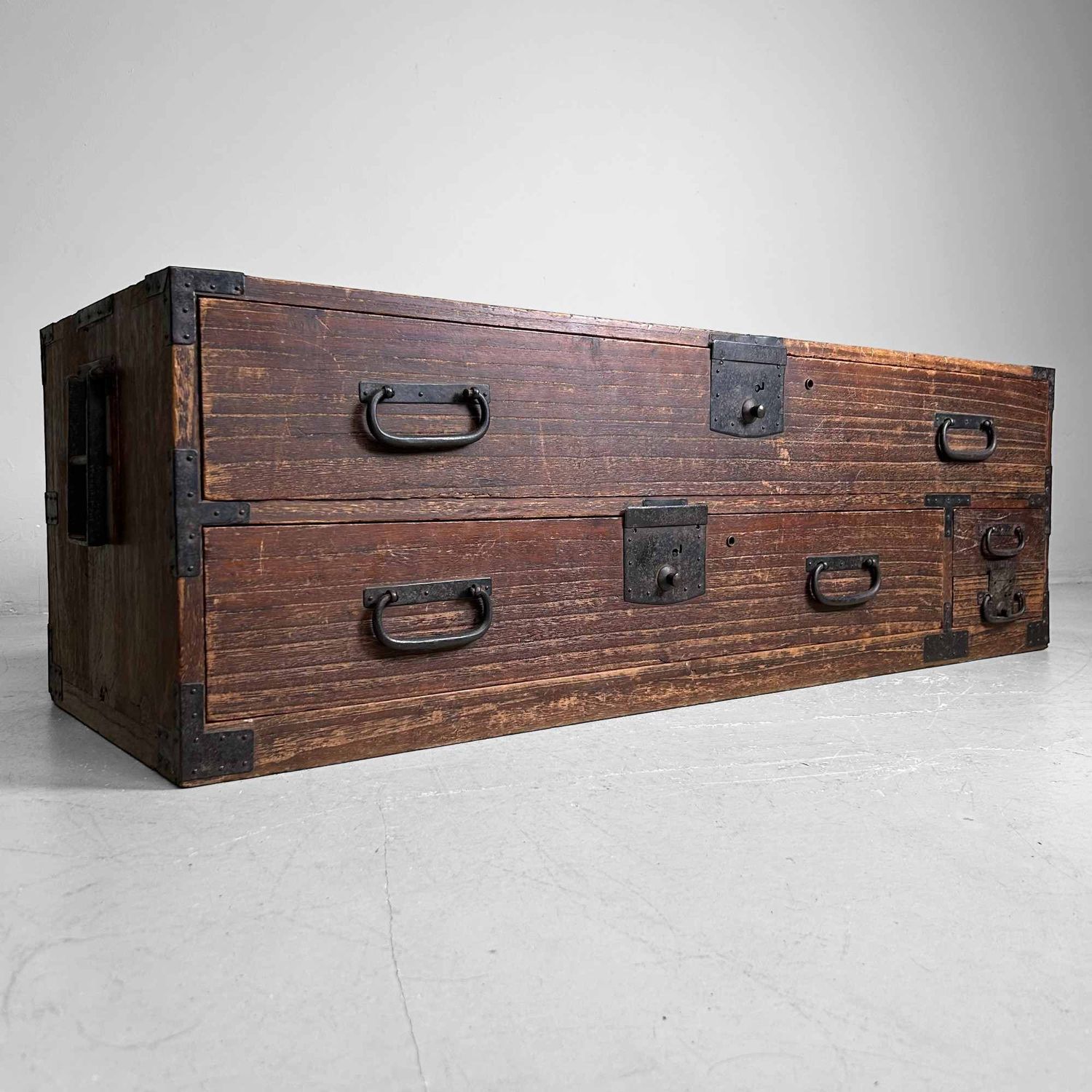 Ko-dansu (小箪笥), Japanese Low Storage Chest, Meiji Period.