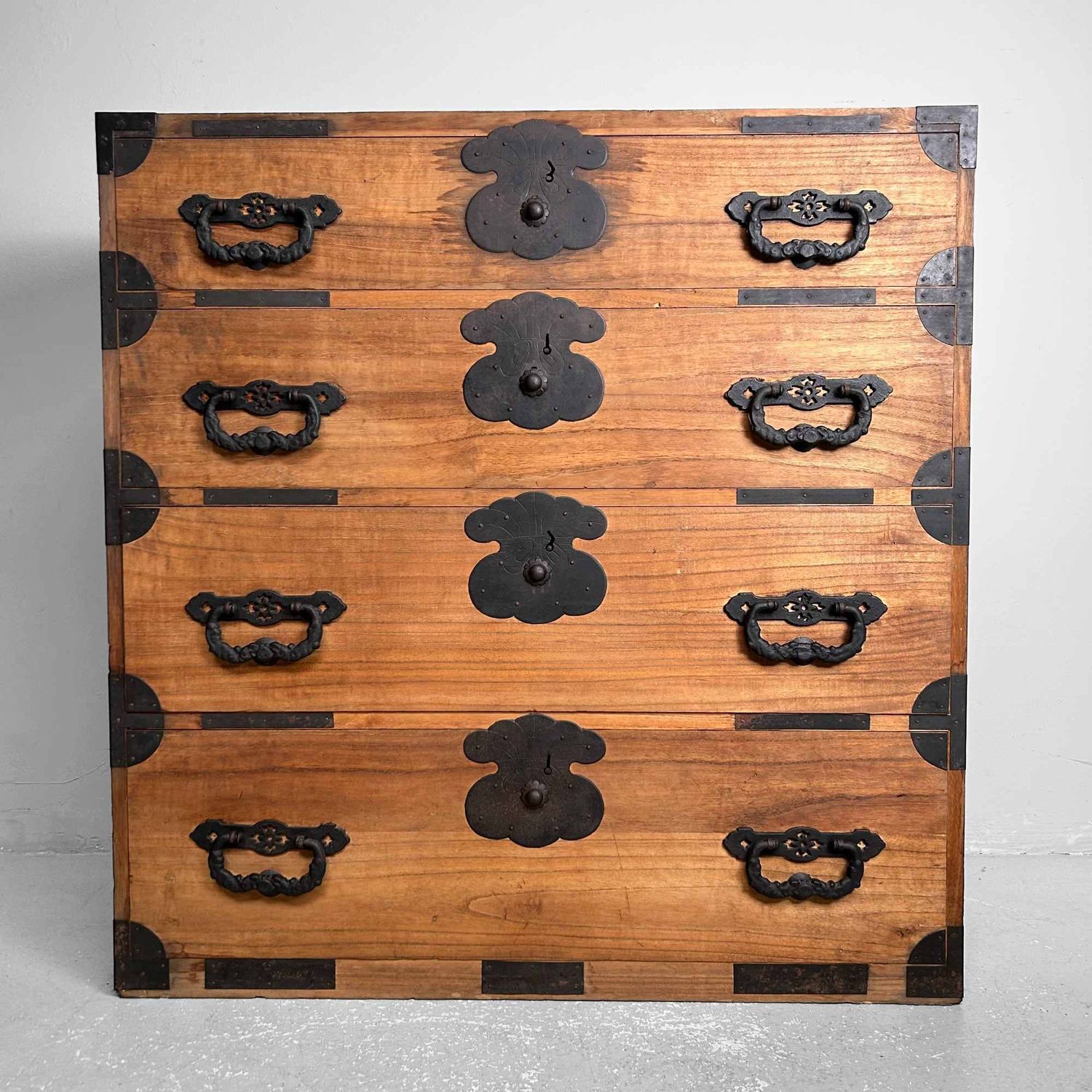 Traditional Japanese Kimono Chest, Meiji Period.