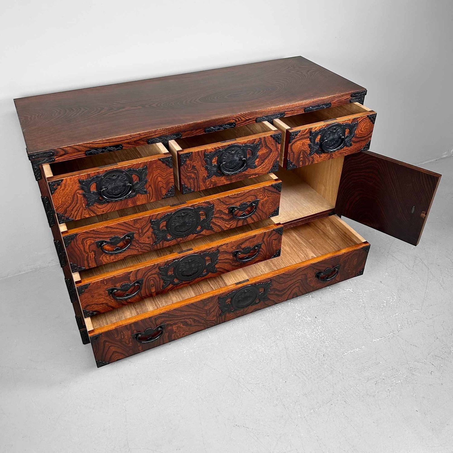 Mid Century Tansu, Japanse Ladekast, Shōwa Periode.