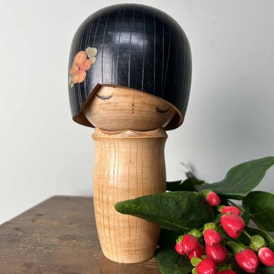 Elegant Vintage Sosaku Kokeshi by Izumi Ueda, Japan.