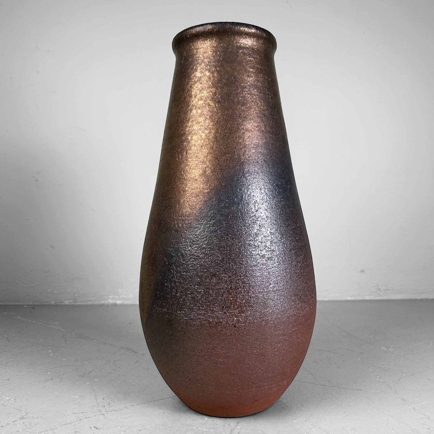 Ceramic Ikebana Flower Vase, Shigaraki, Japan. Ceramic Ikebana Flower Vase, Shigaraki, Japan.