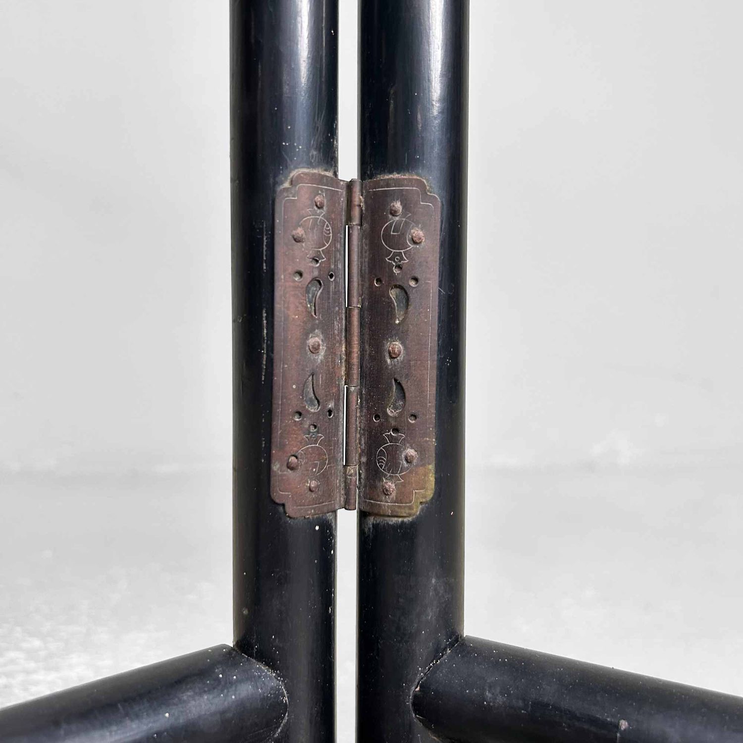 Antique Japanese Wooden Kimono Stand (Ikō), Taishō Period.