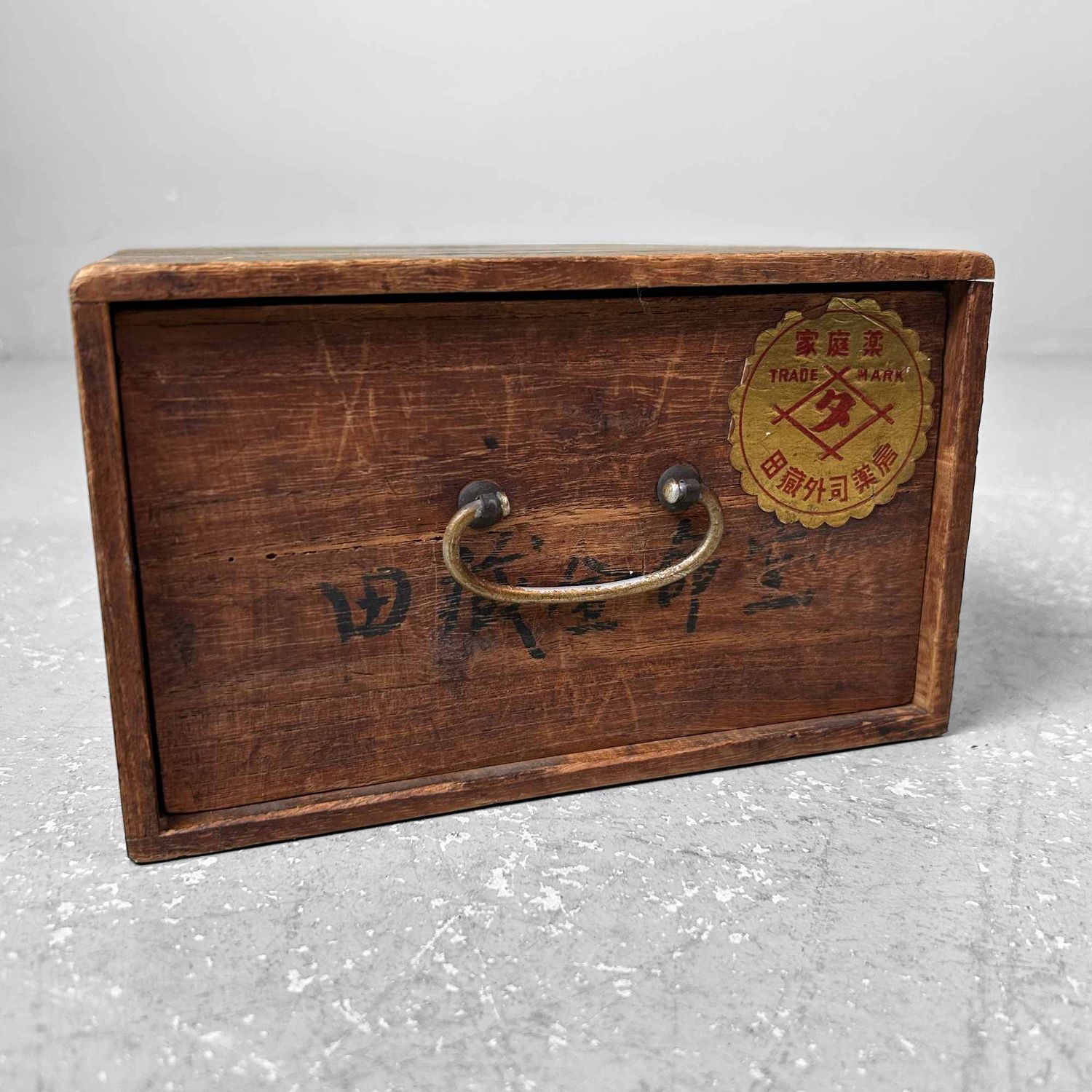 Japans houten Huisapotheek Kistje met Lade, jaren '40-'50.