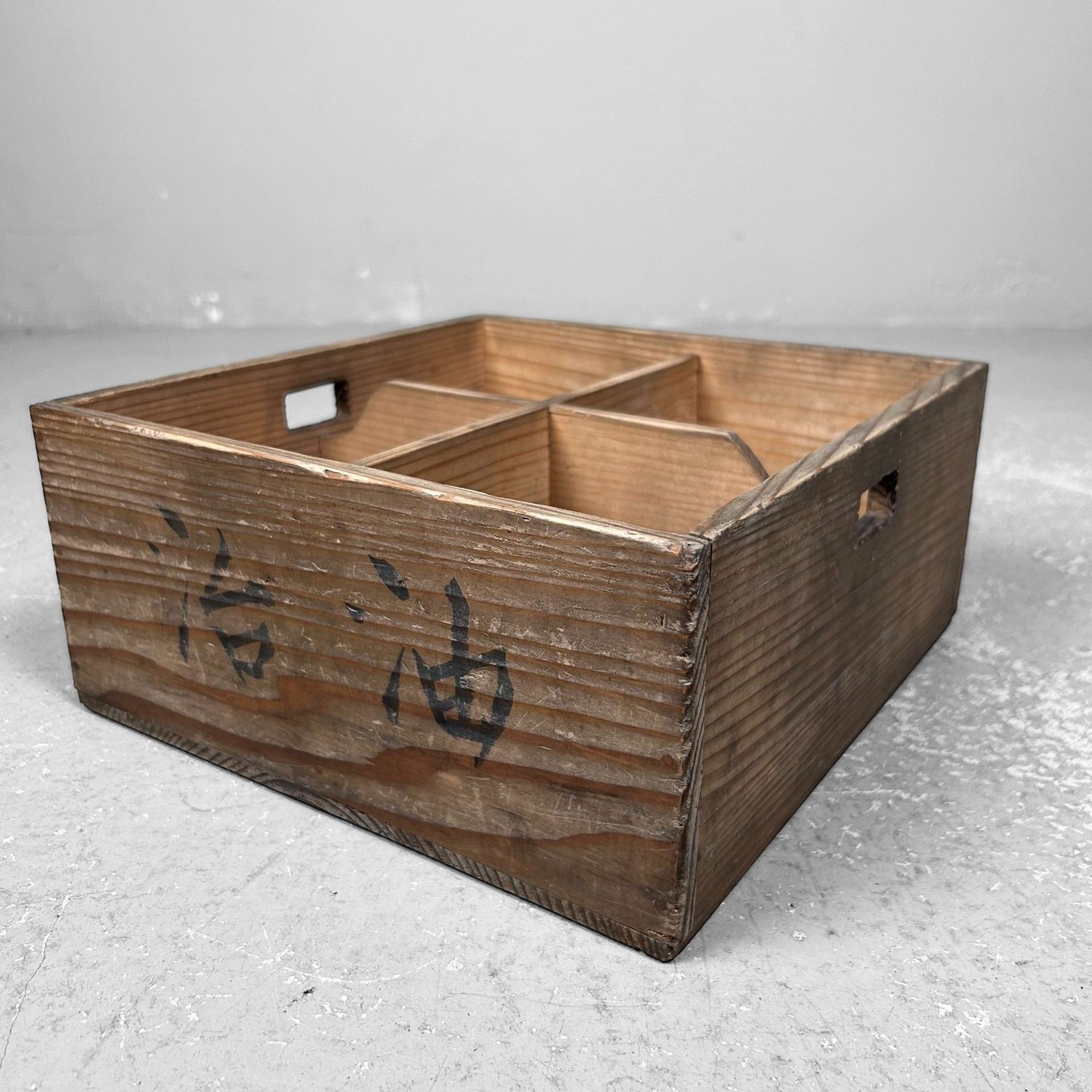 Decoratief Japans Houten Krat, Meiji Periode.