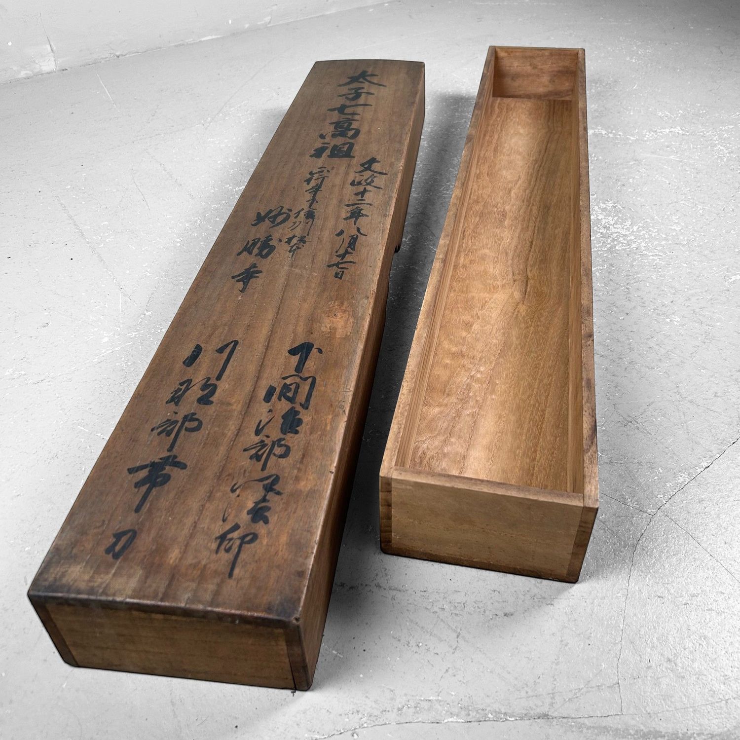 Antique Wooden Calligraphy Storage Box, Kakejiku-Bako, Bunsei Period.