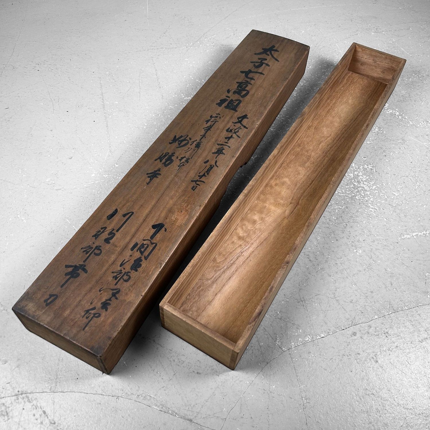 Antique Wooden Calligraphy Storage Box, Kakejiku-Bako, Bunsei Period.